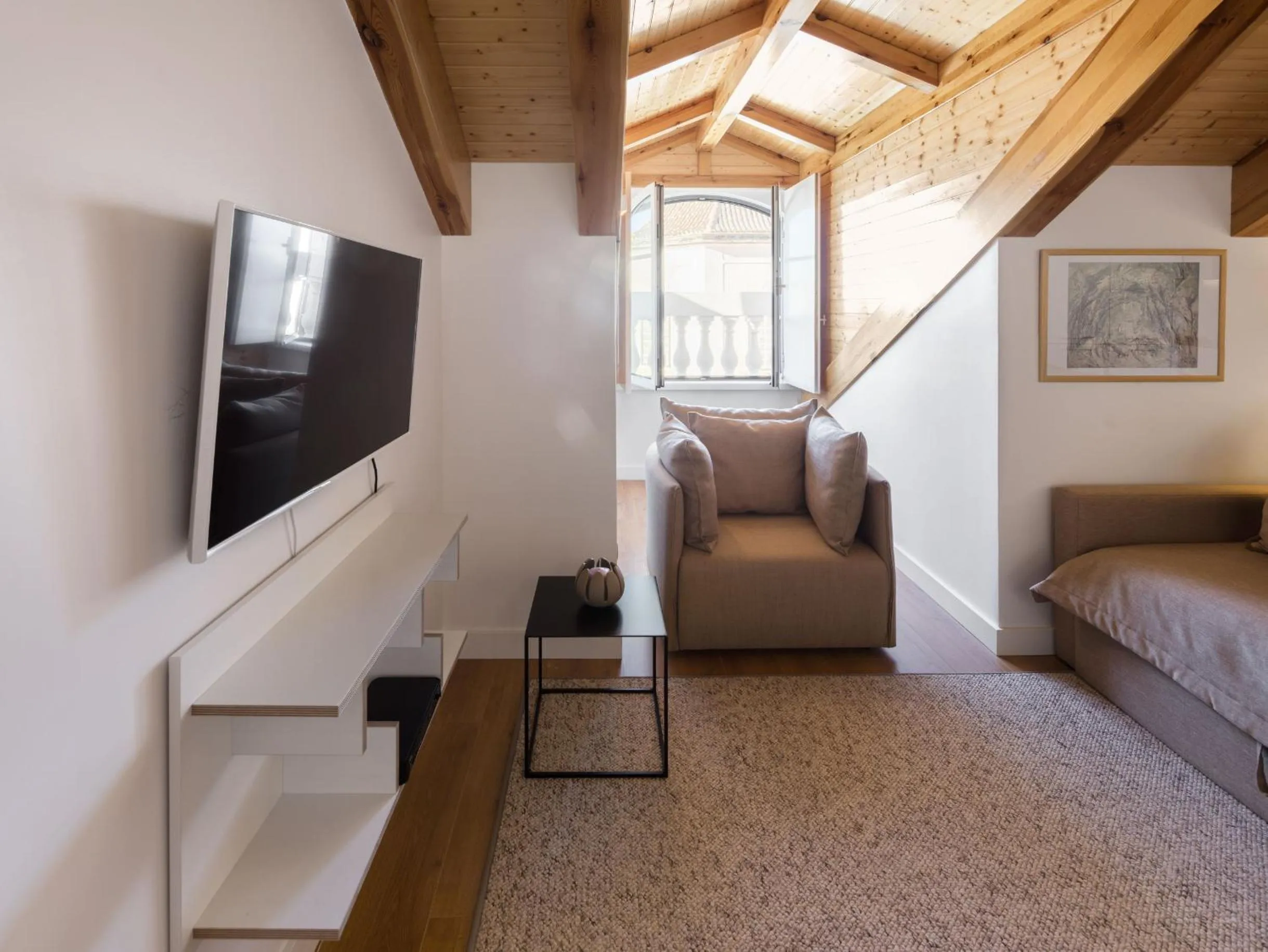 TV and multimedia in LSA Baixa Castelo by Numa