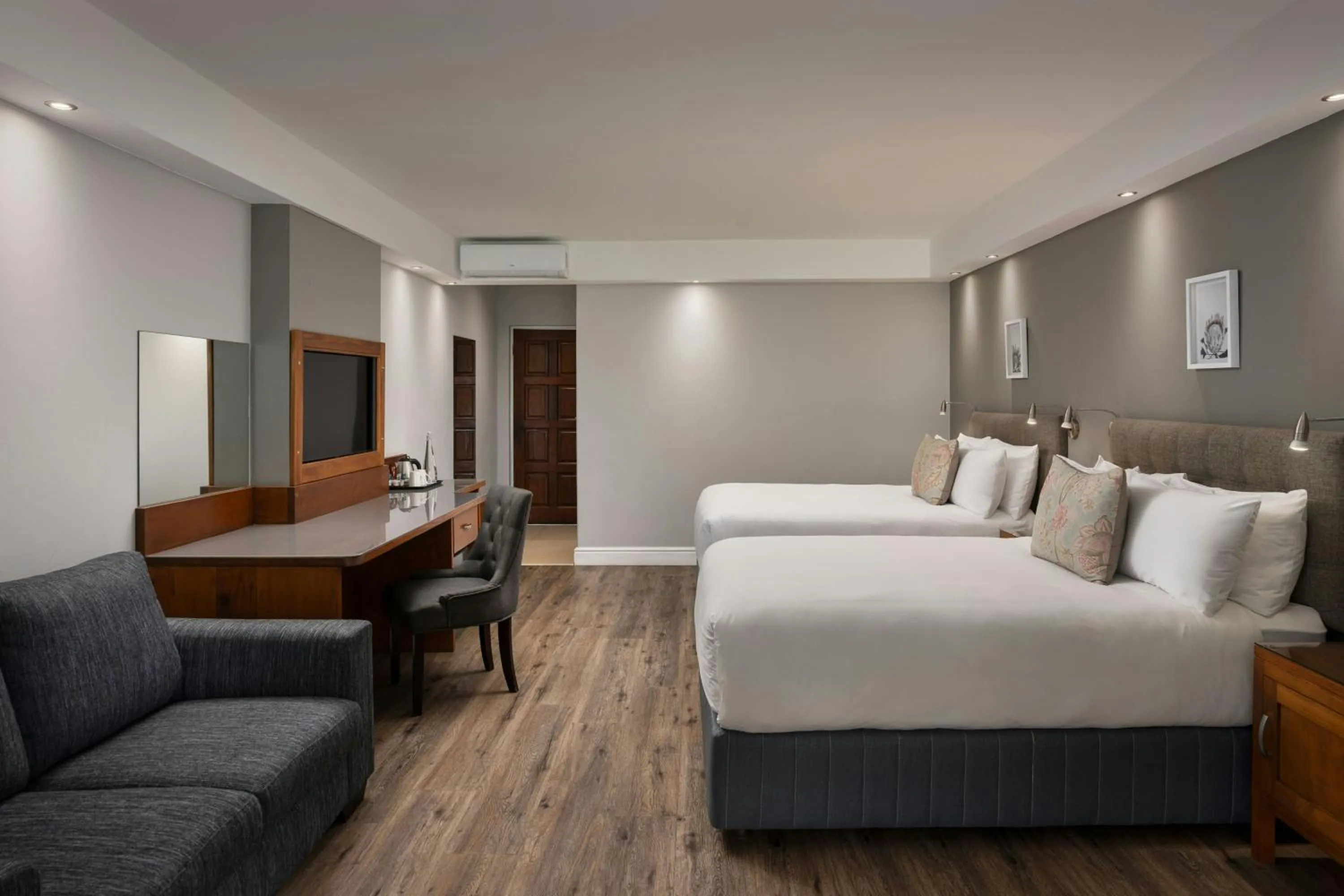 Photo of the whole room in Protea Hotel by Marriott George King George