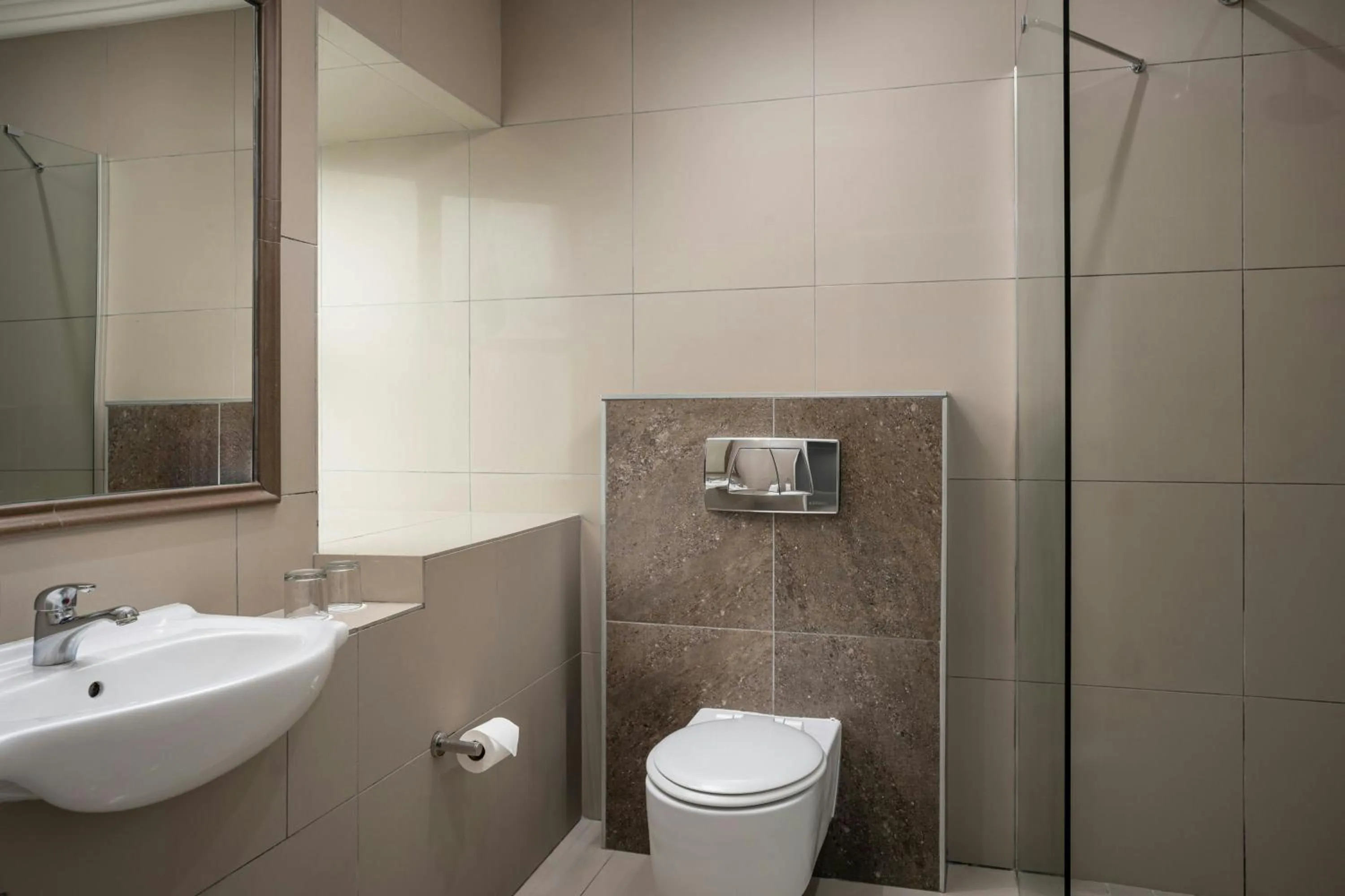 Photo of the whole room in Protea Hotel by Marriott George King George