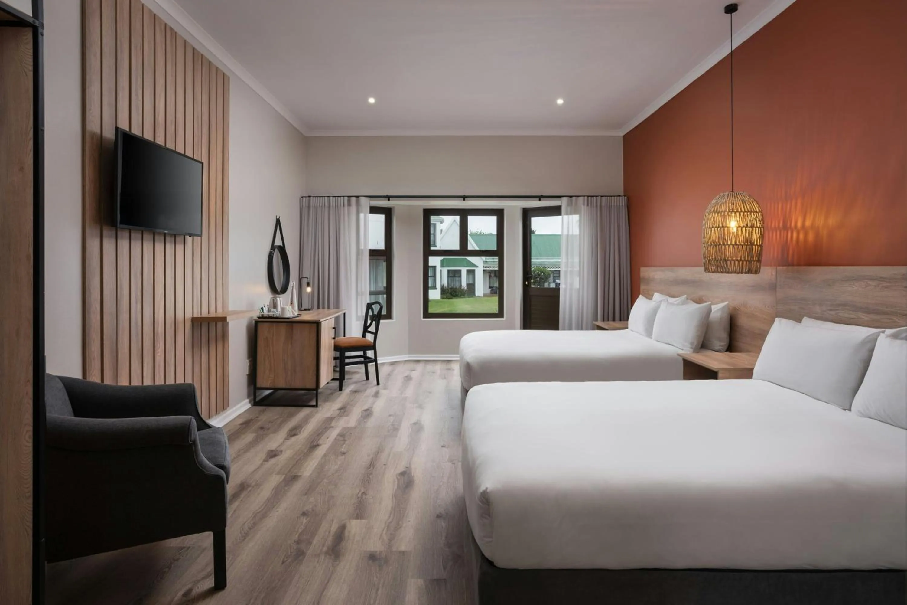 Photo of the whole room, Bed in Protea Hotel by Marriott George King George