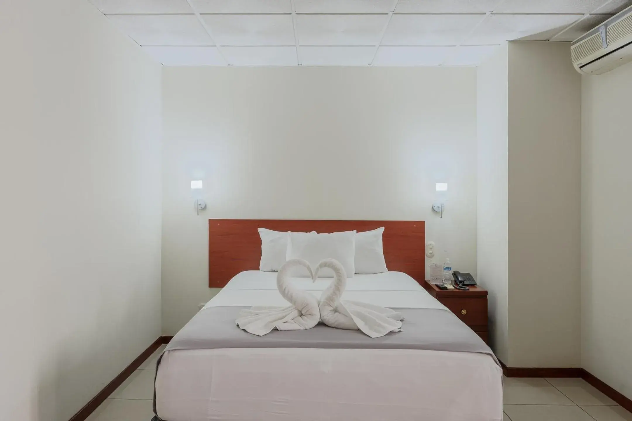 Single Room - single occupancy in Hotel Windsor Plaza Single Room - single occupancy in Hotel Windsor Plaza