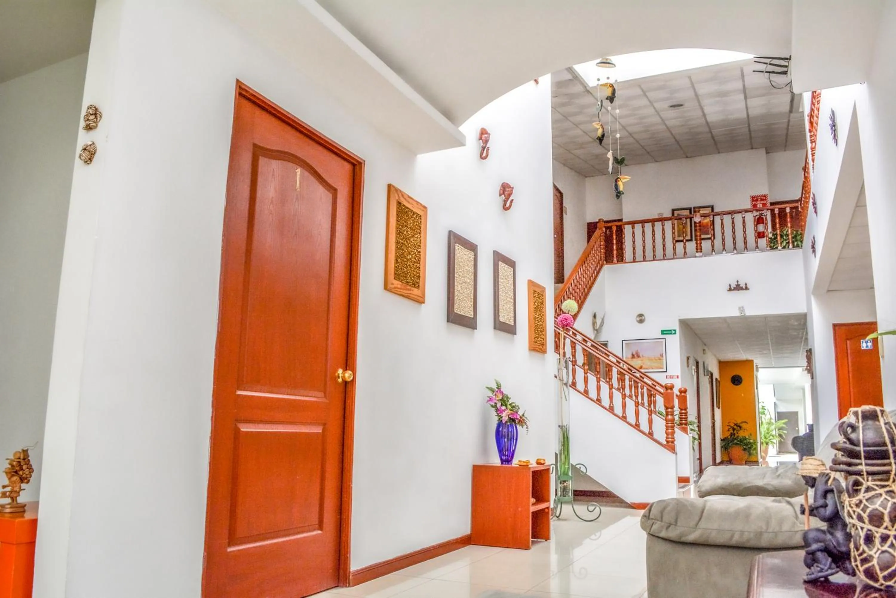 Seating area in Hotel Windsor Plaza