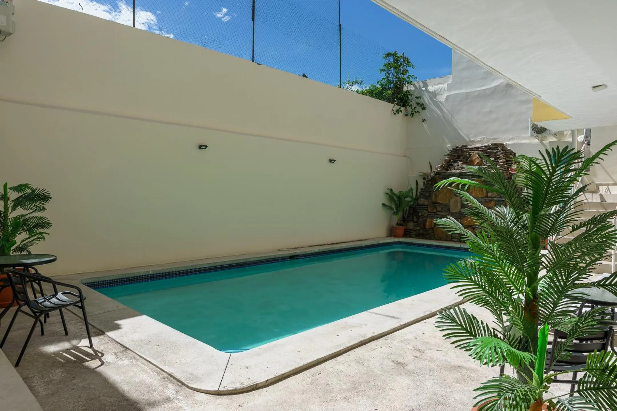 Patio in Hotel Windsor Plaza