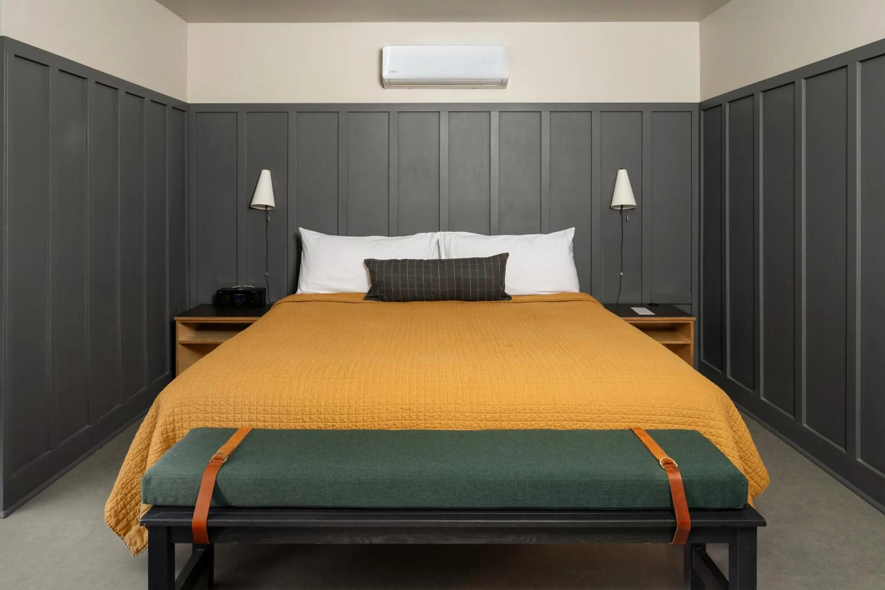 Bed in The Coachman Hotel