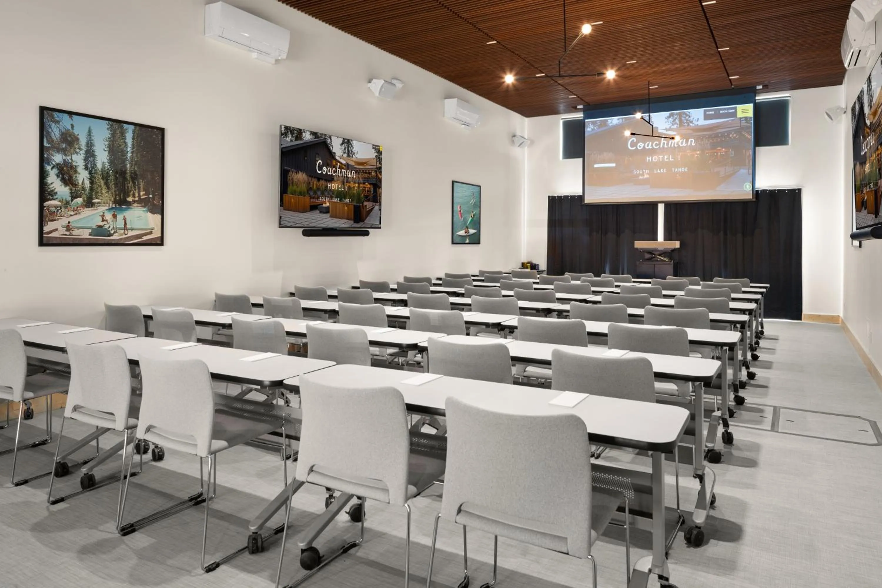 Meeting/conference room in The Coachman Hotel