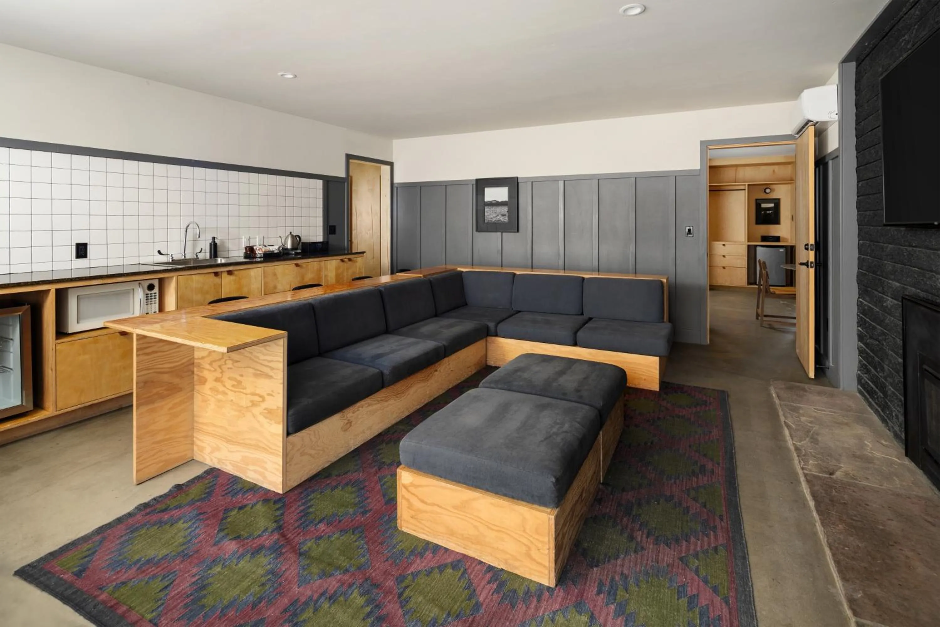 Living room in The Coachman Hotel