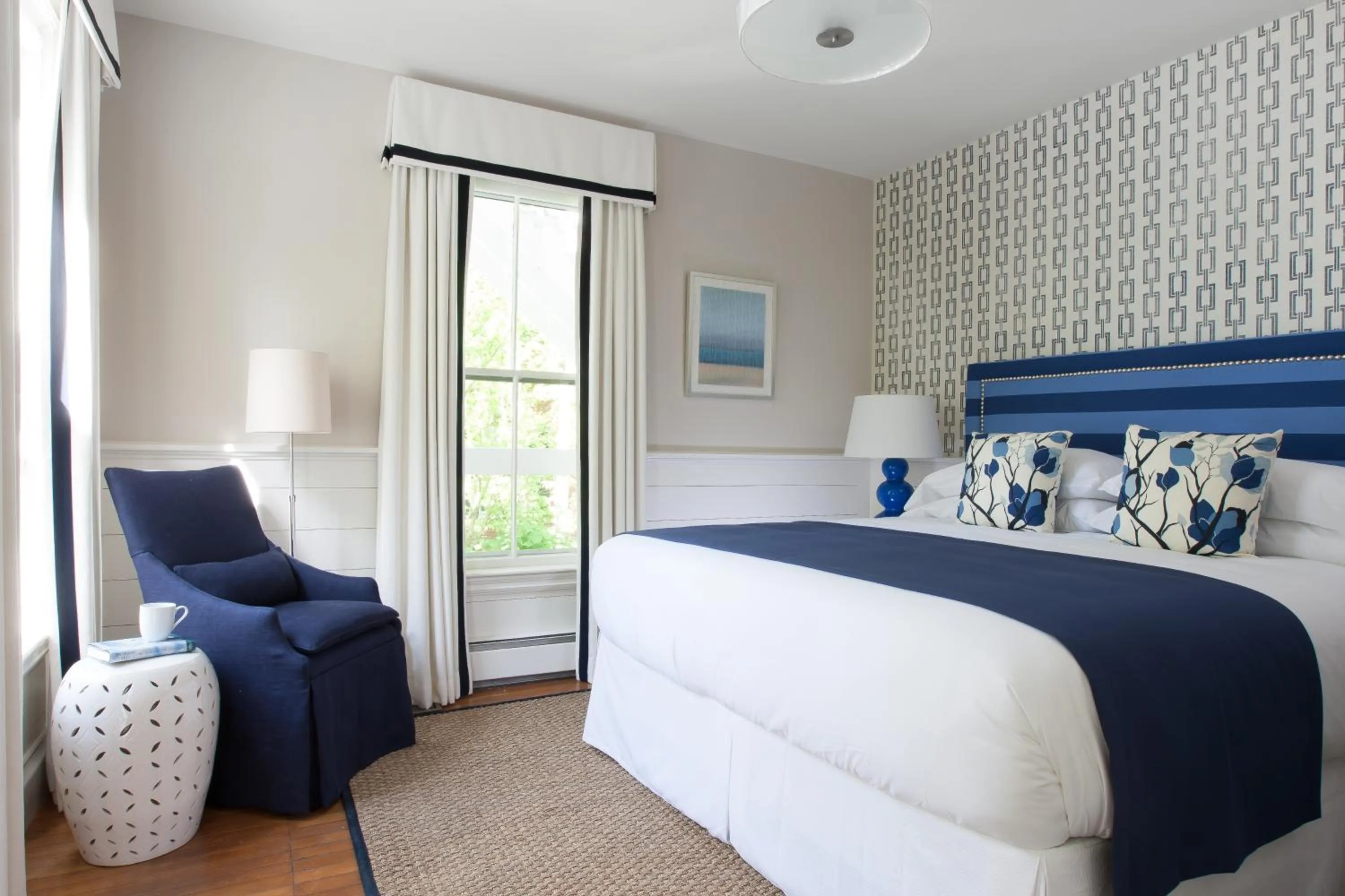 76 Main Ink Press Hotel
