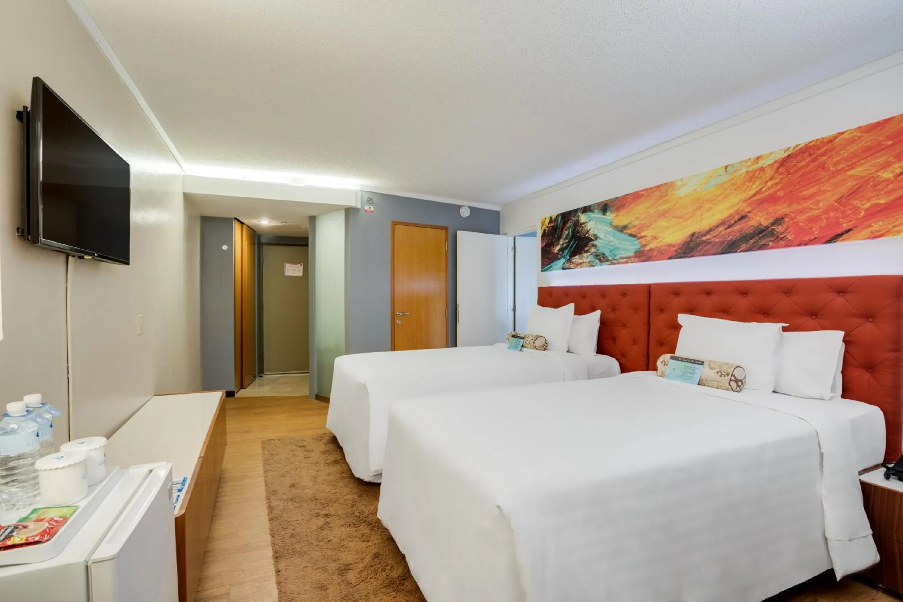 Bedroom, Bed in Guam Plaza Resort