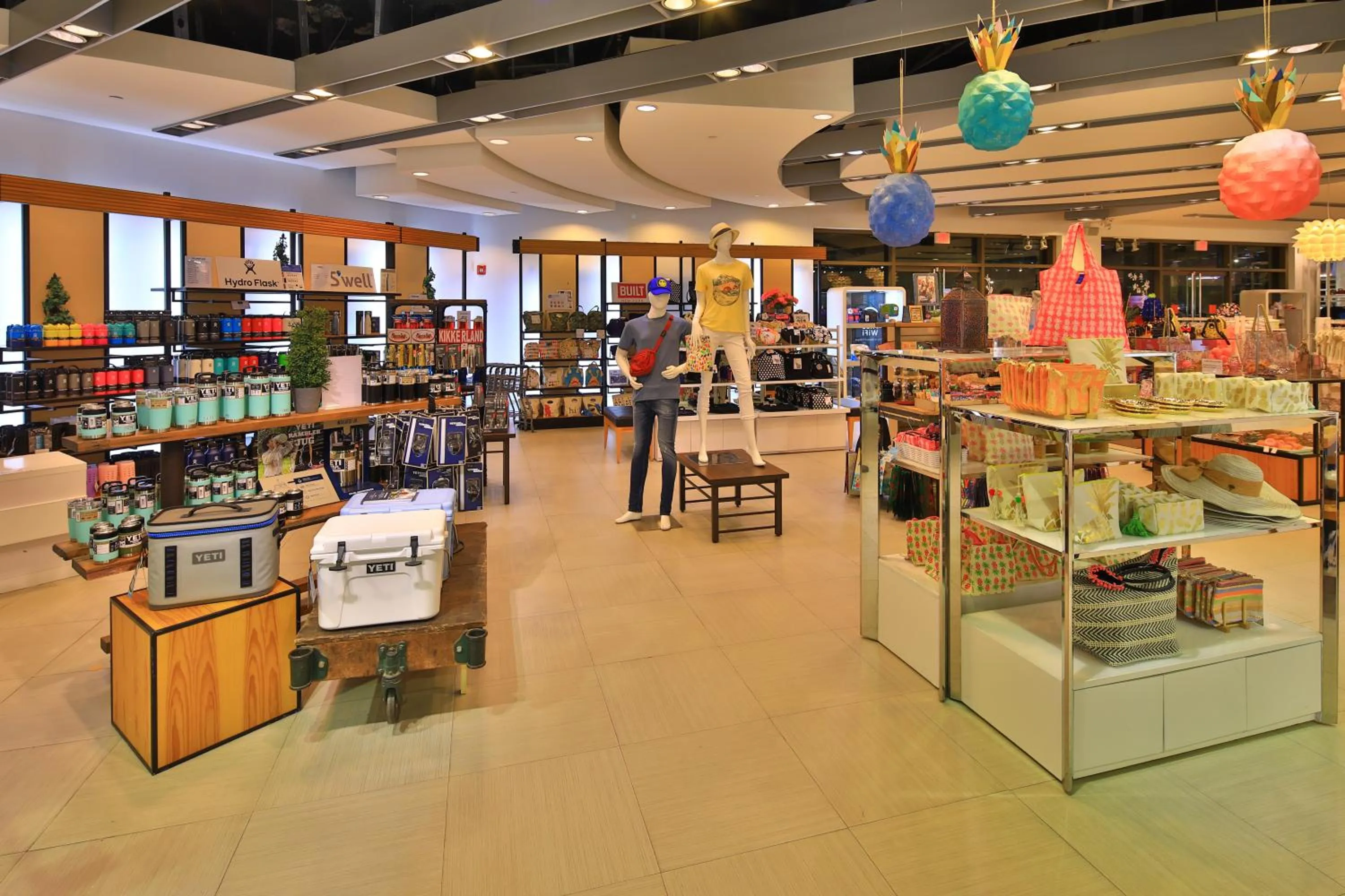 On-site shops in Guam Plaza Resort