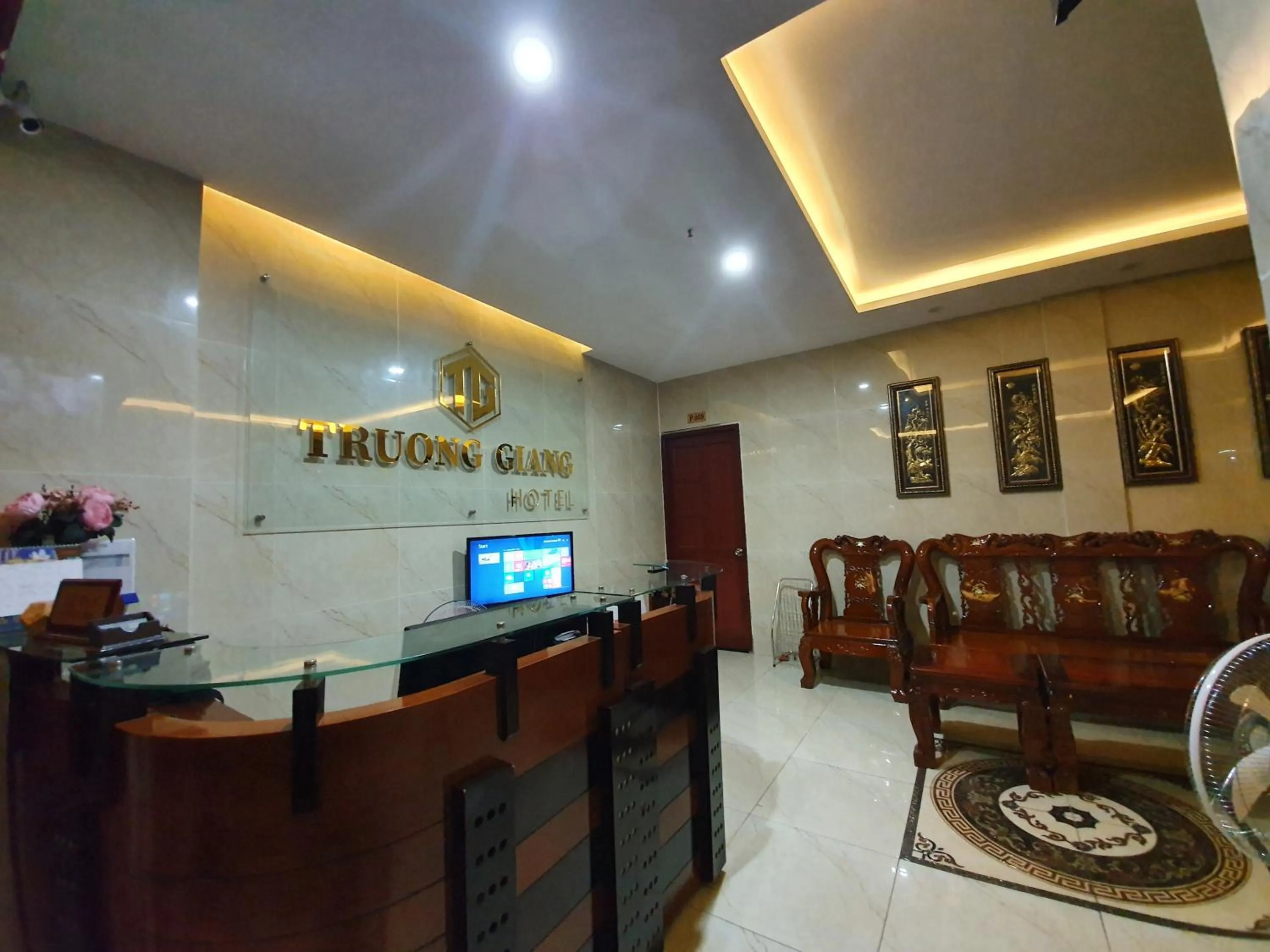 Truong Giang Hotel