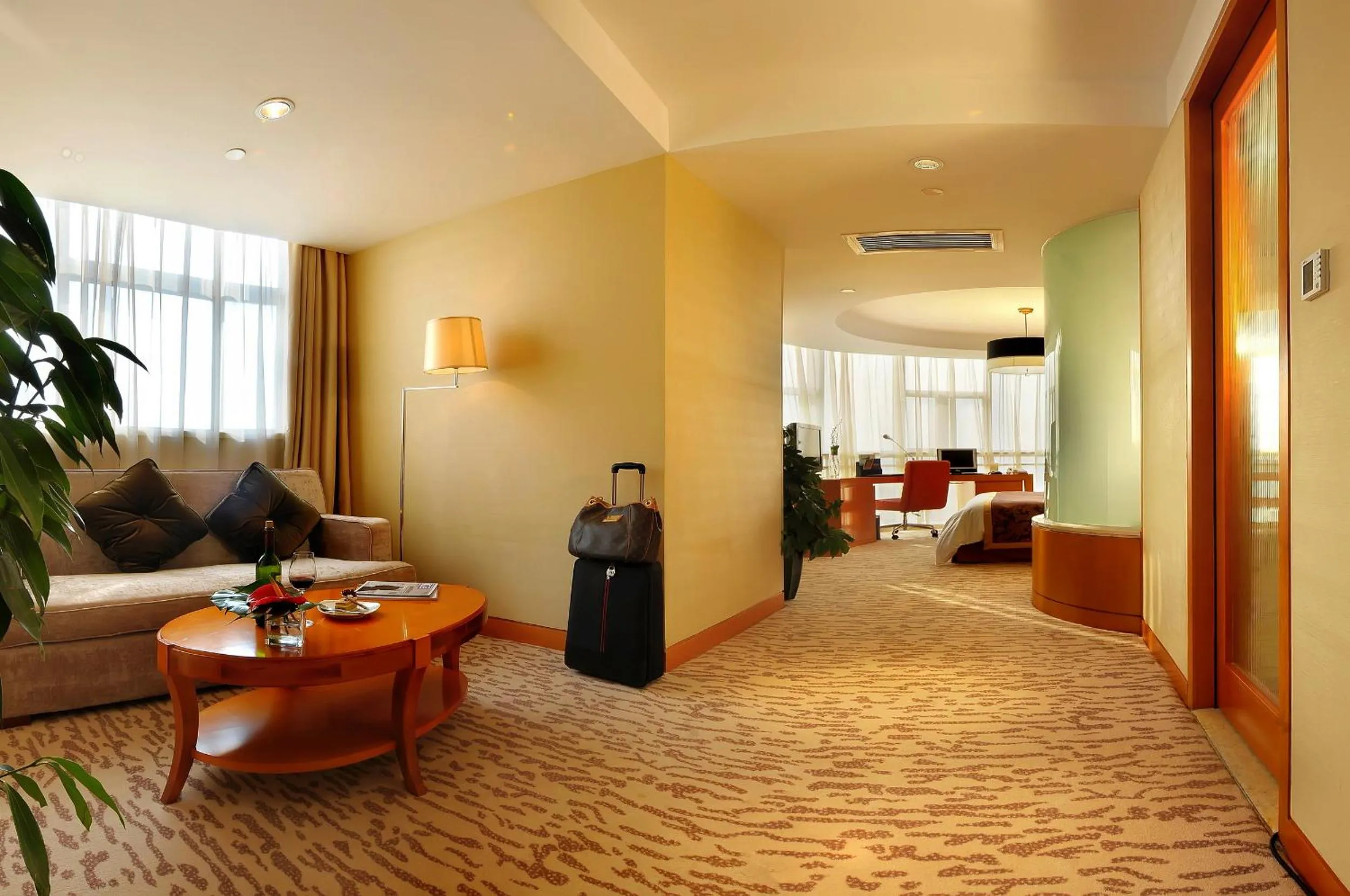 Living room, Lobby/Reception in Landison Plaza International Hotel