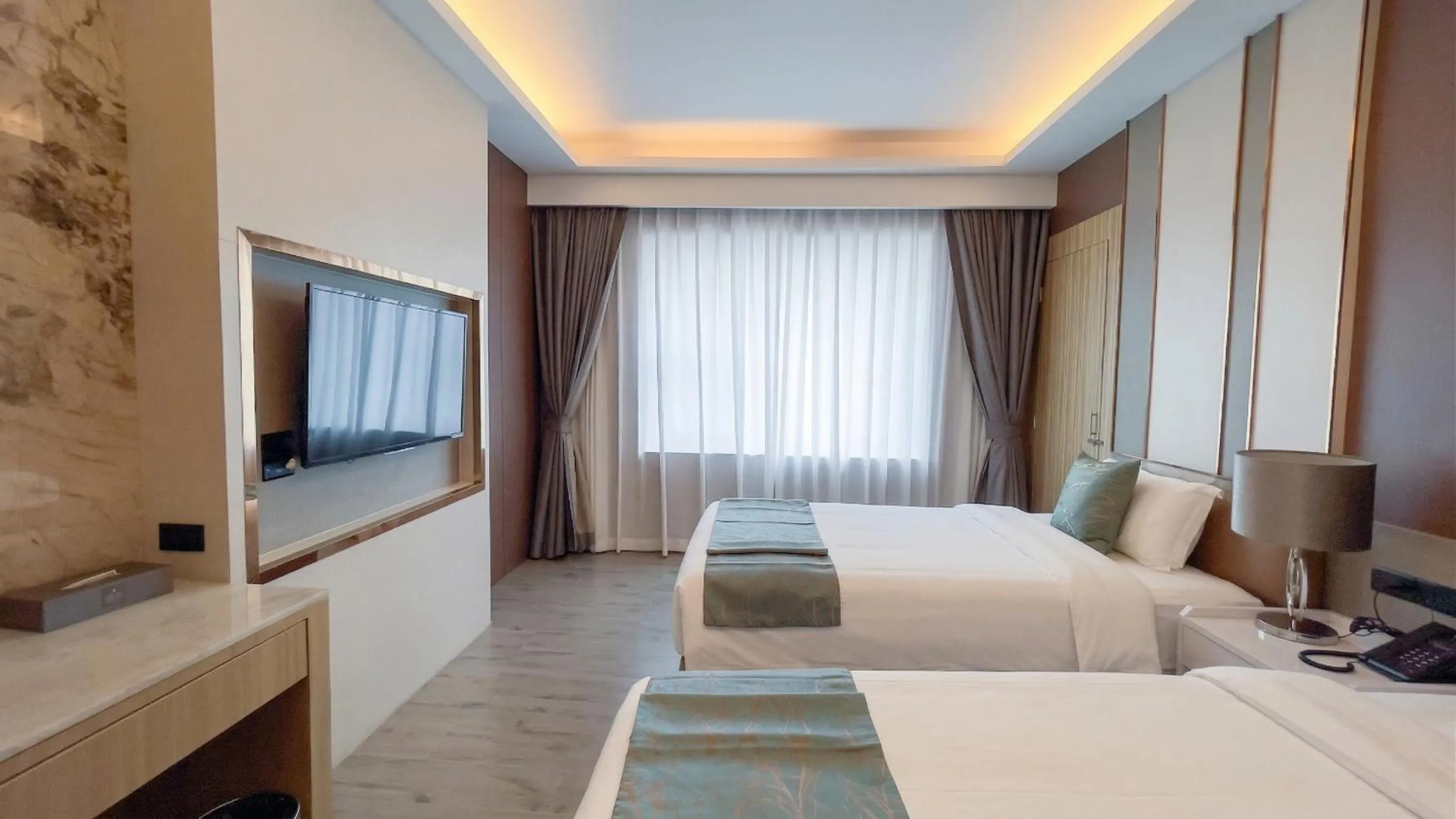Deluxe Twin Room in Enrich Grand Hotel