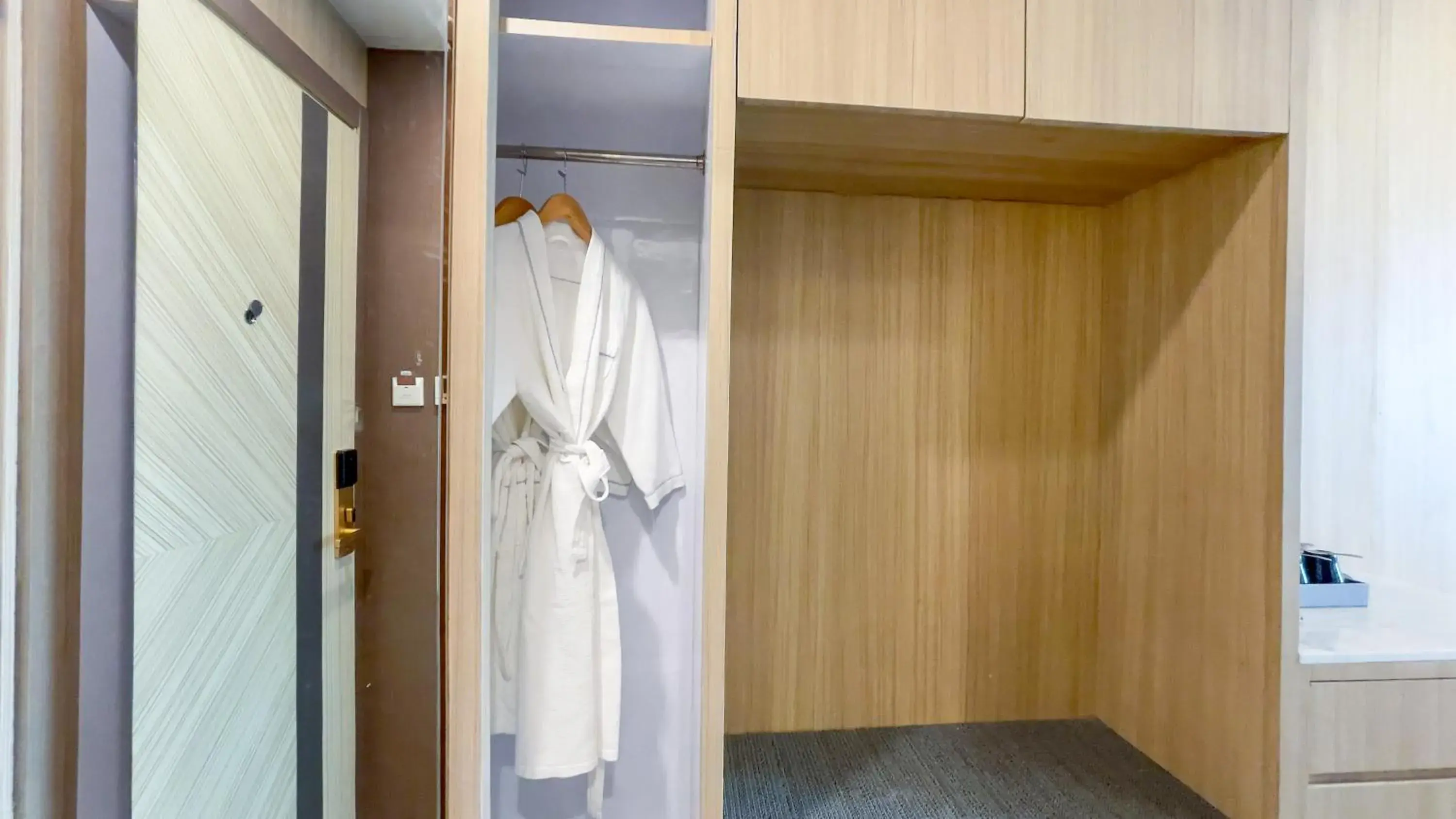 Deluxe Triple Room in Enrich Grand Hotel Deluxe Triple Room in Enrich Grand Hotel