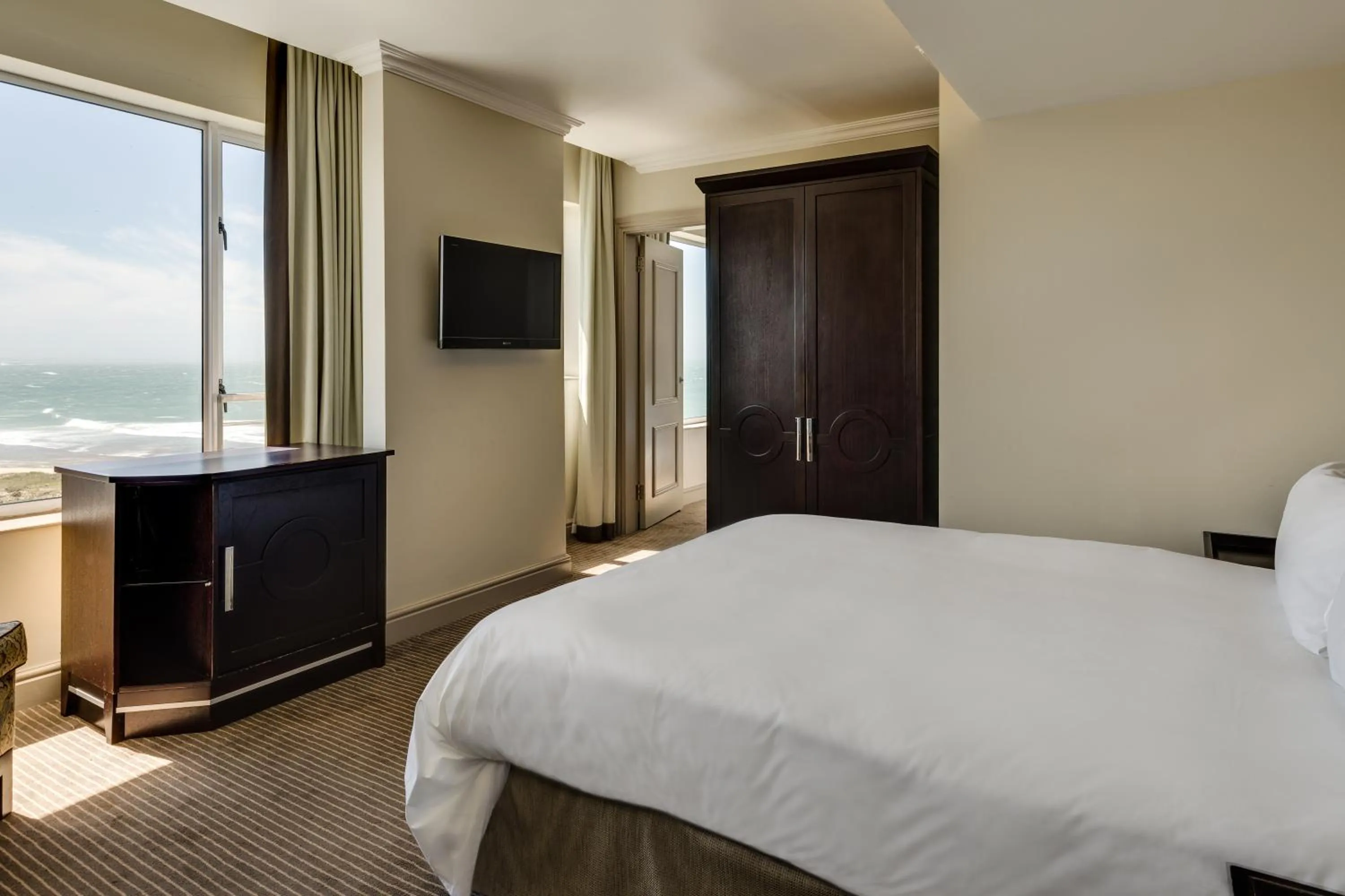 Bedroom, Bed in Southern Sun The Marine