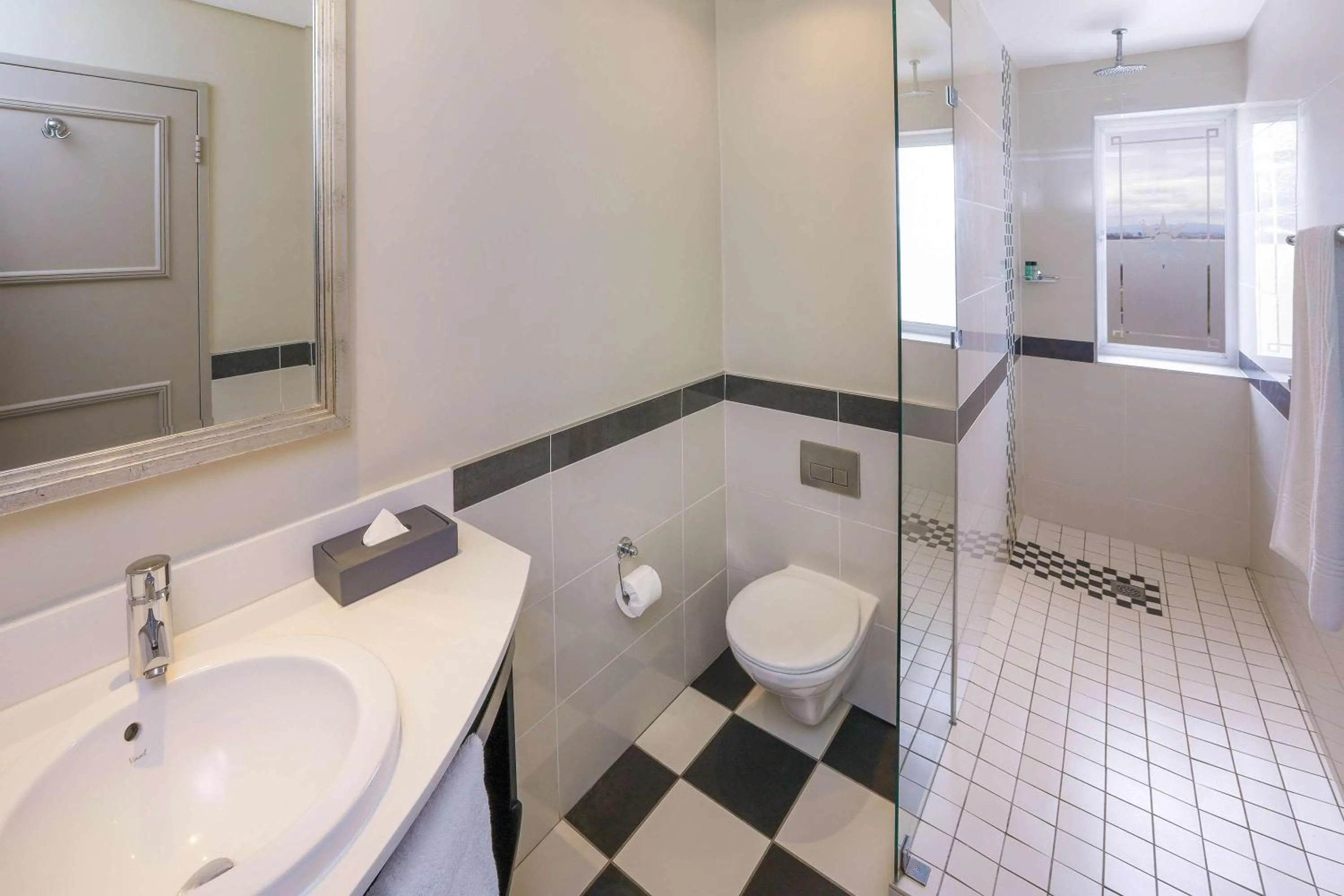 Bathroom in Southern Sun The Marine