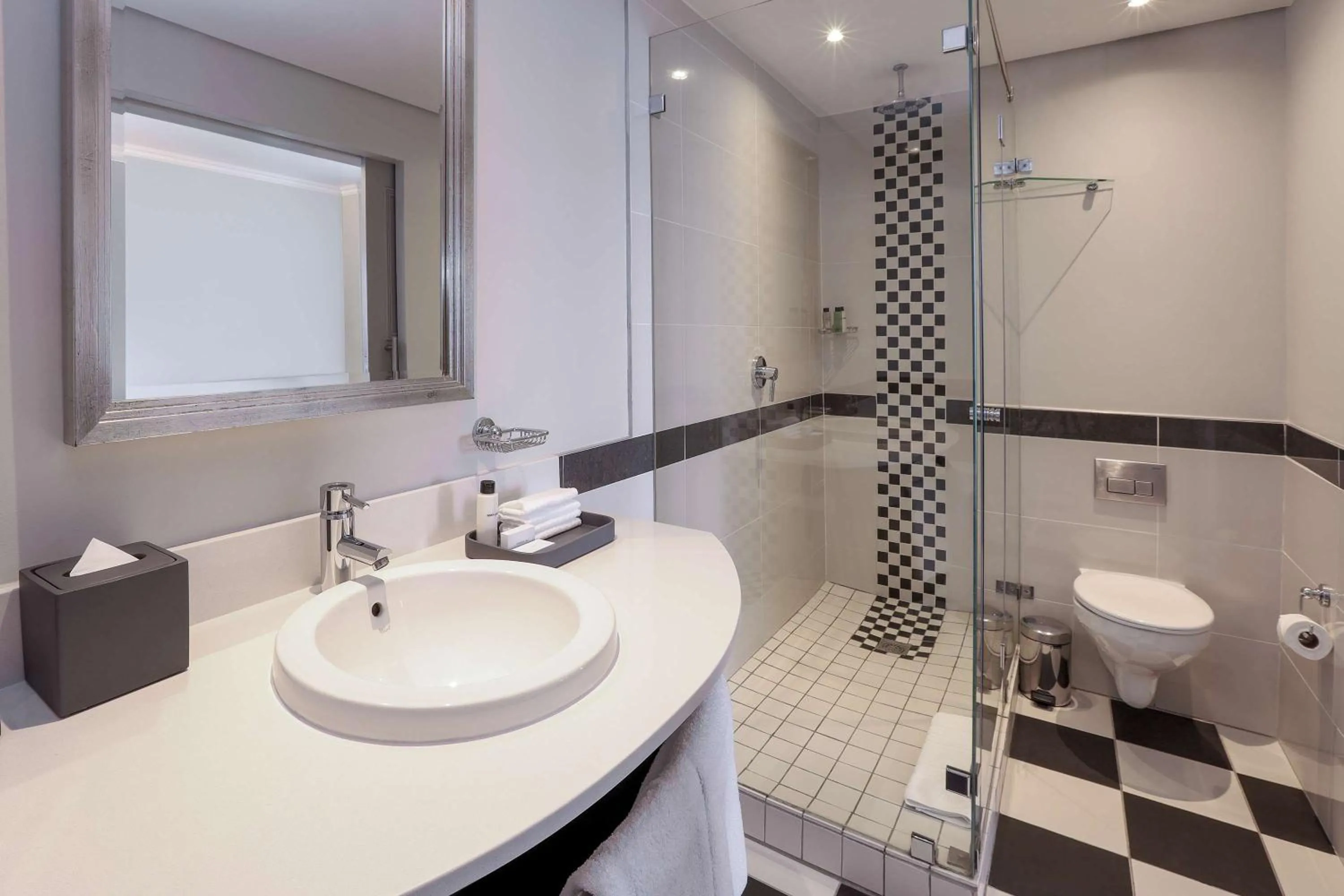 Bathroom in Southern Sun The Marine