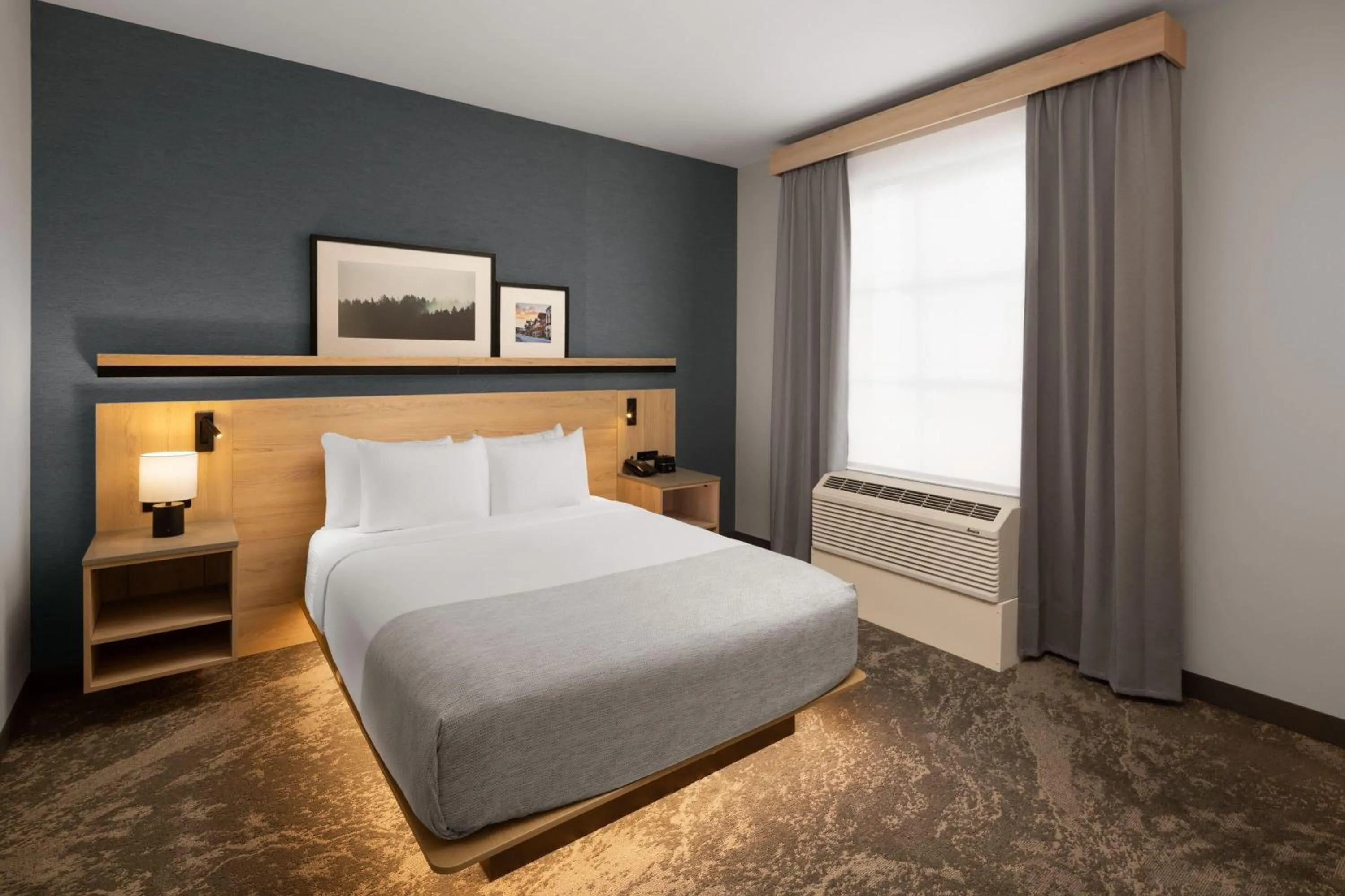 Photo of the whole room, Bed in Hawthorn Extended Stay by Wyndham Leavenworth