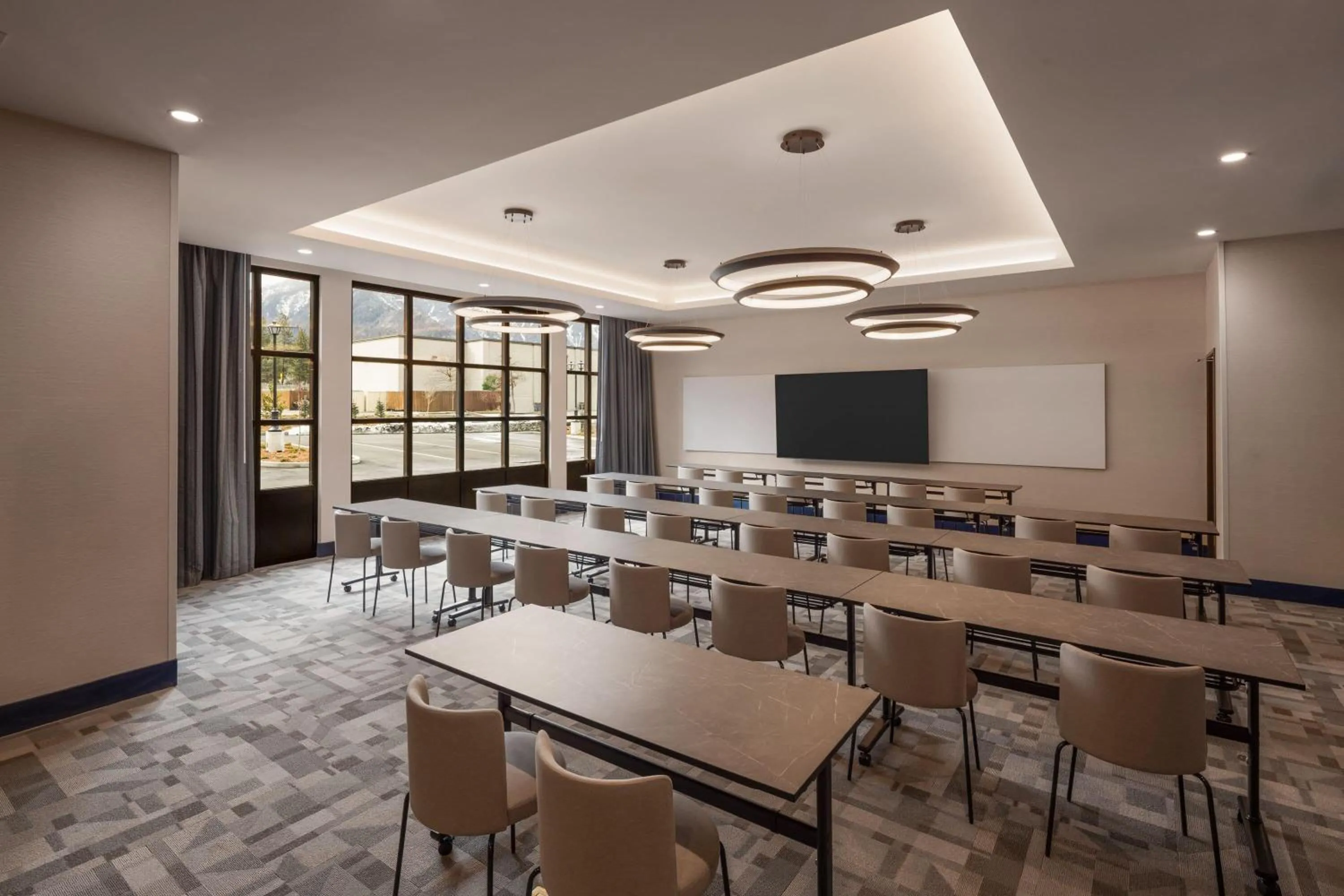 Meeting/conference room in Hawthorn Extended Stay by Wyndham Leavenworth