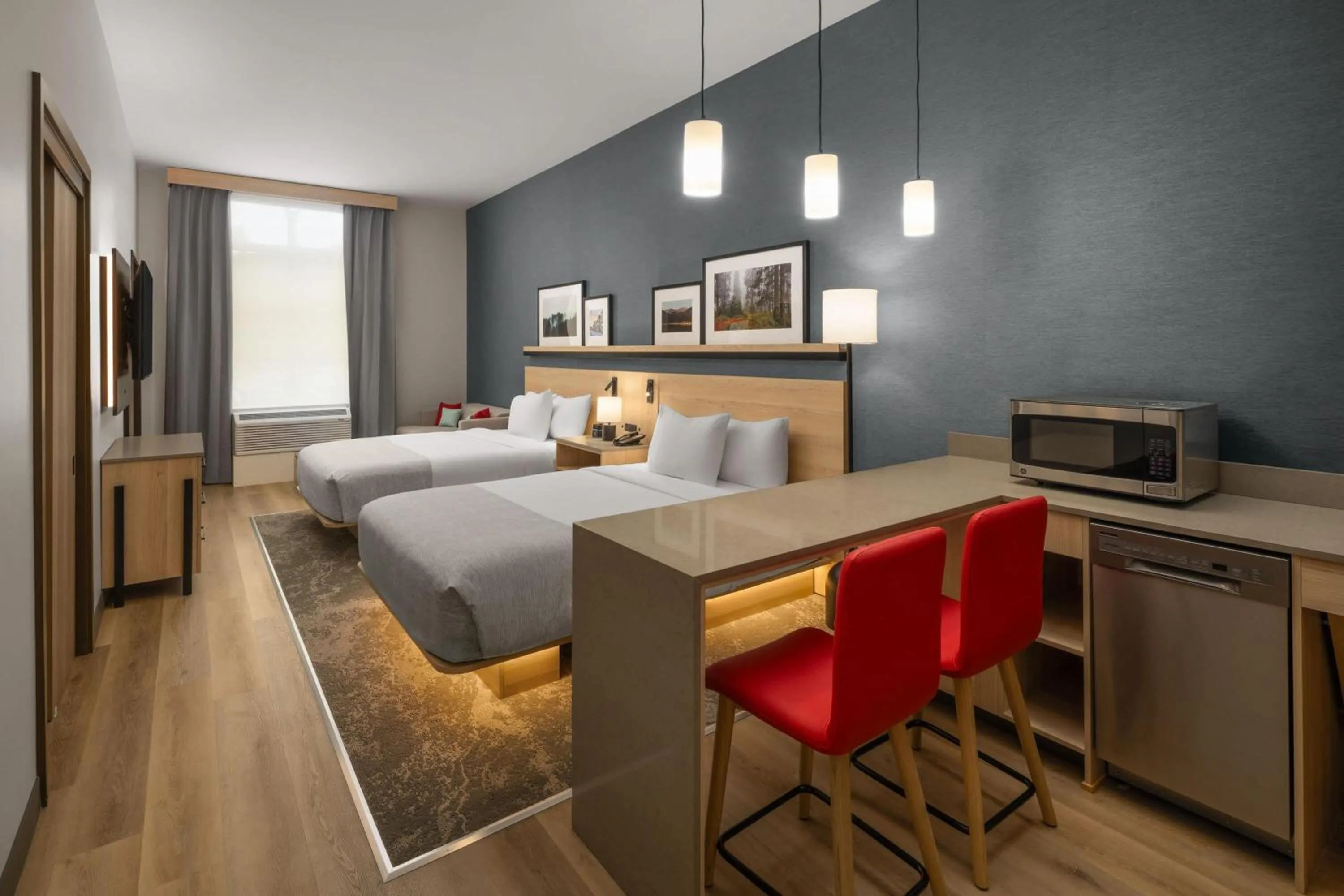 Photo of the whole room, Bed in Hawthorn Extended Stay by Wyndham Leavenworth