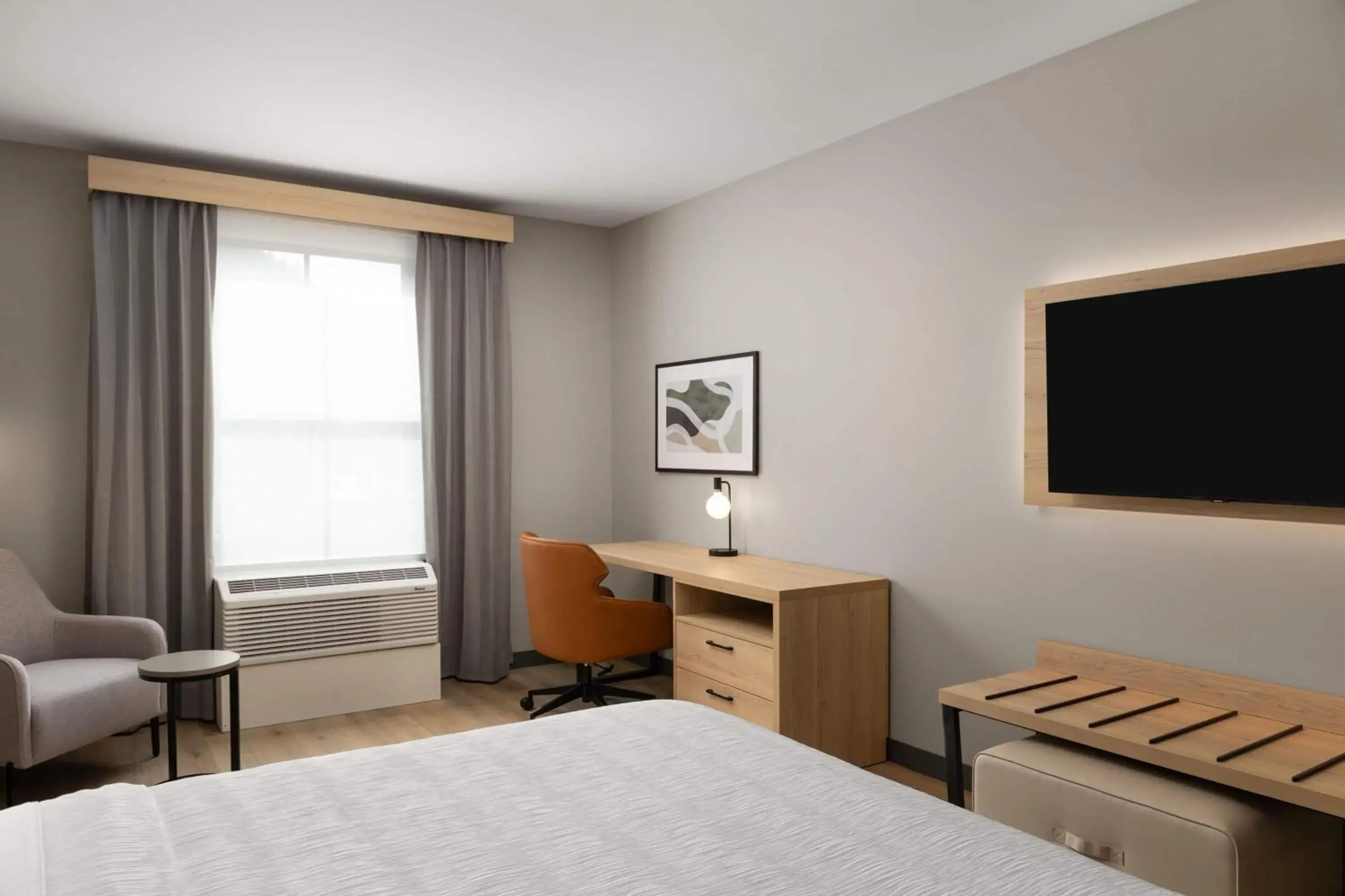 Standard King Room - Non-Smoking in La Quinta Inn and Suites by Wyndham Leavenworth Standard King Room - Non-Smoking in La Quinta Inn and Suites by Wyndham Leavenworth