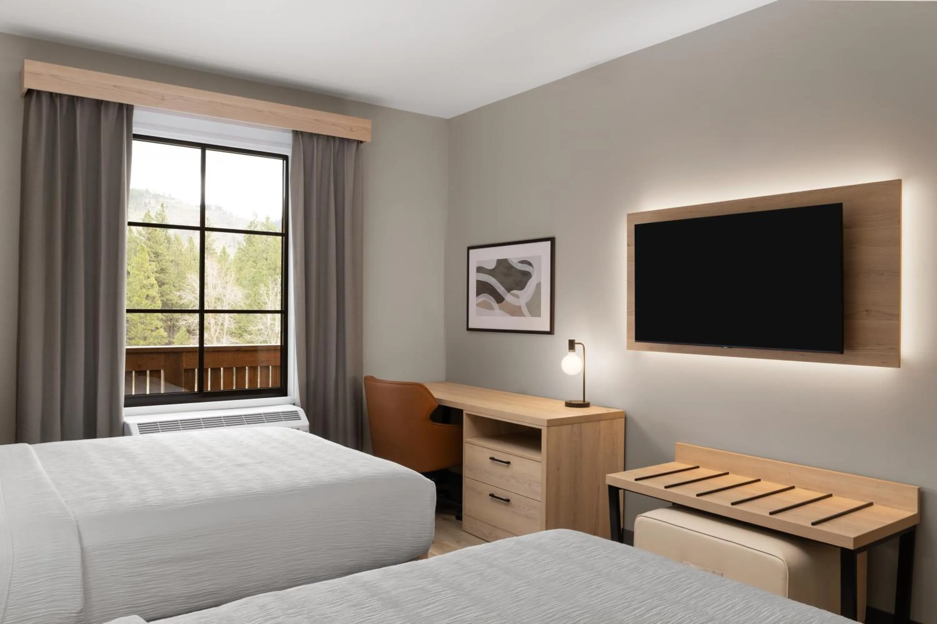Standard Queen Room with Two Queen Beds - Non-Smoking in La Quinta Inn and Suites by Wyndham Leavenworth