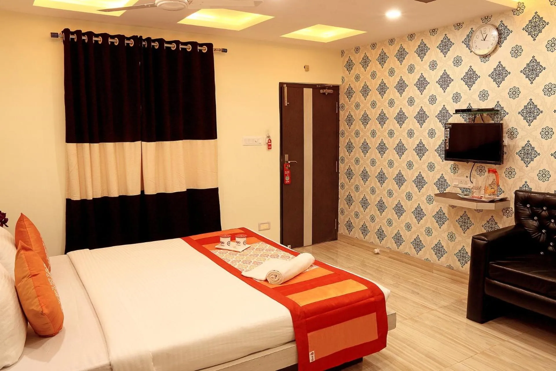 Bedroom, Bed in Hotel O by OYO Paradise Guest House