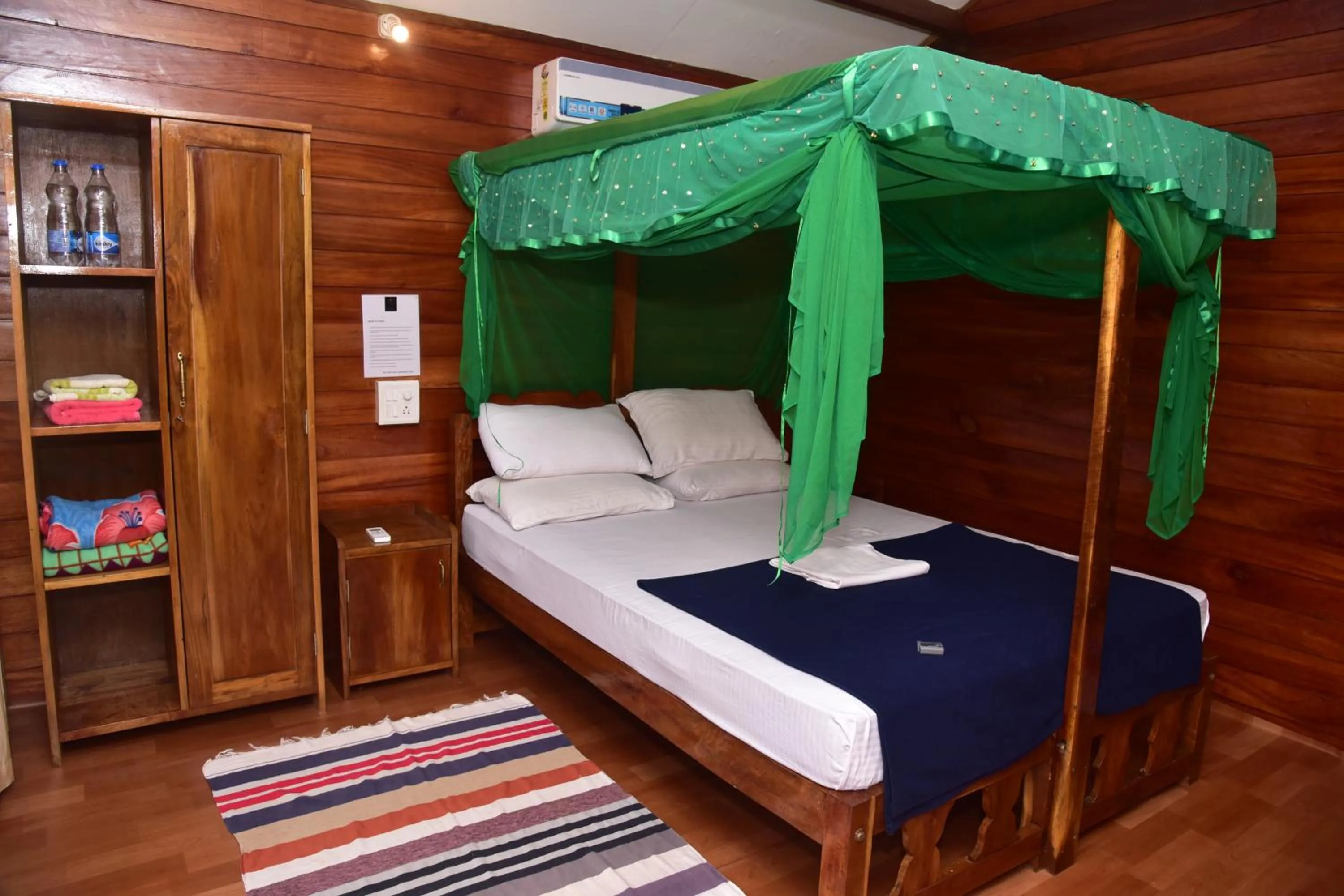 Bedroom, Bed in Jardim a Mar