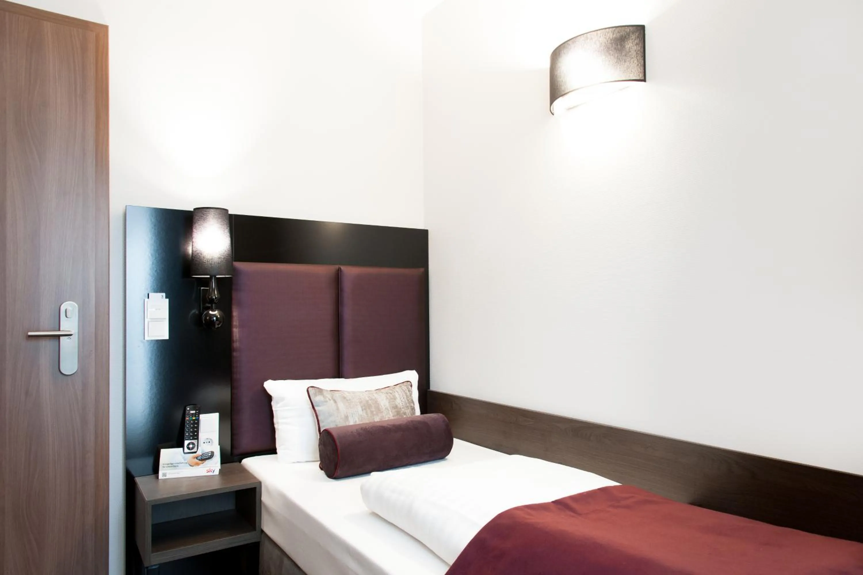 Photo of the whole room, Bed in Fair Hotel Europaallee