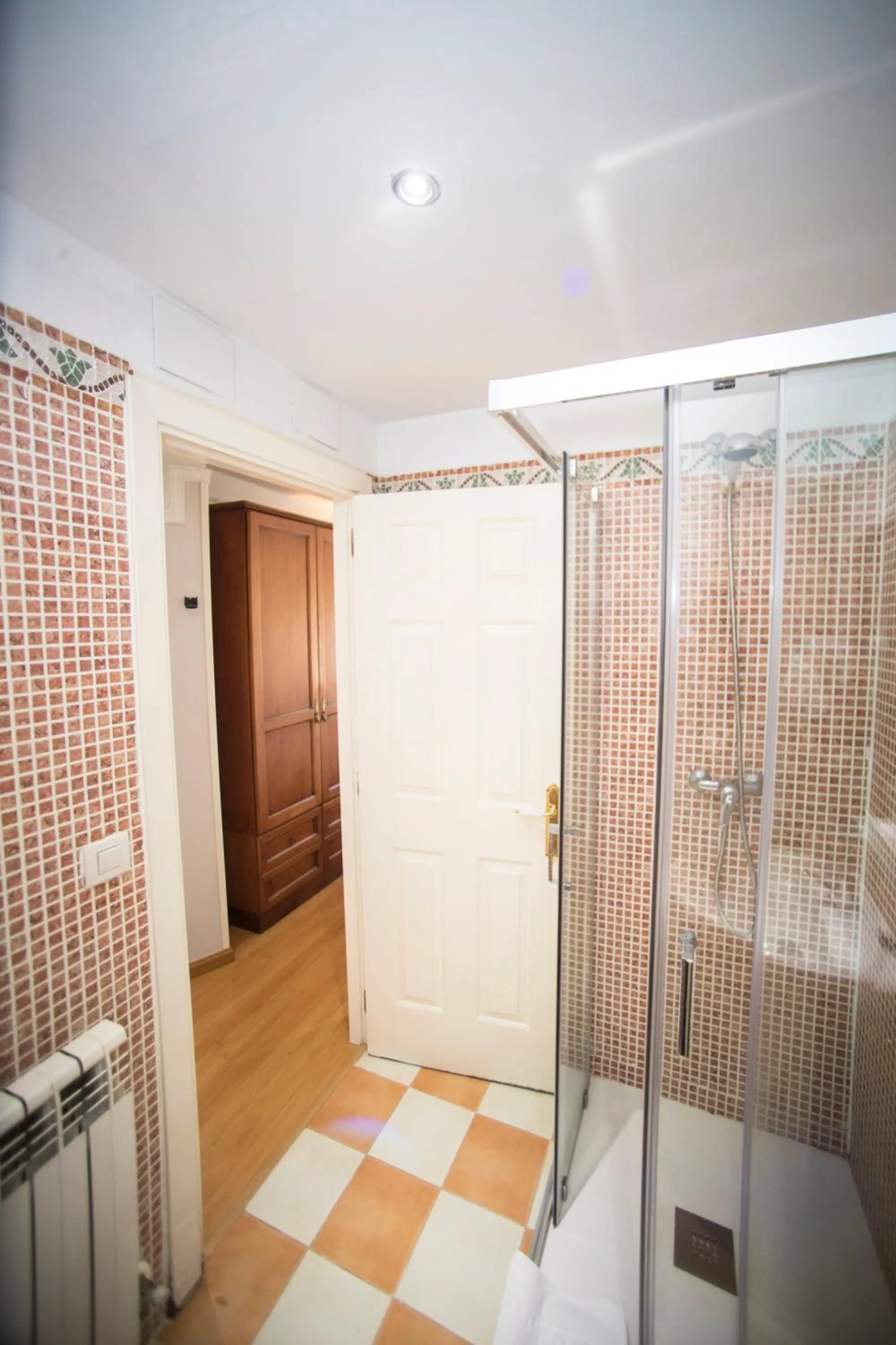 Shower in Hotel Alba