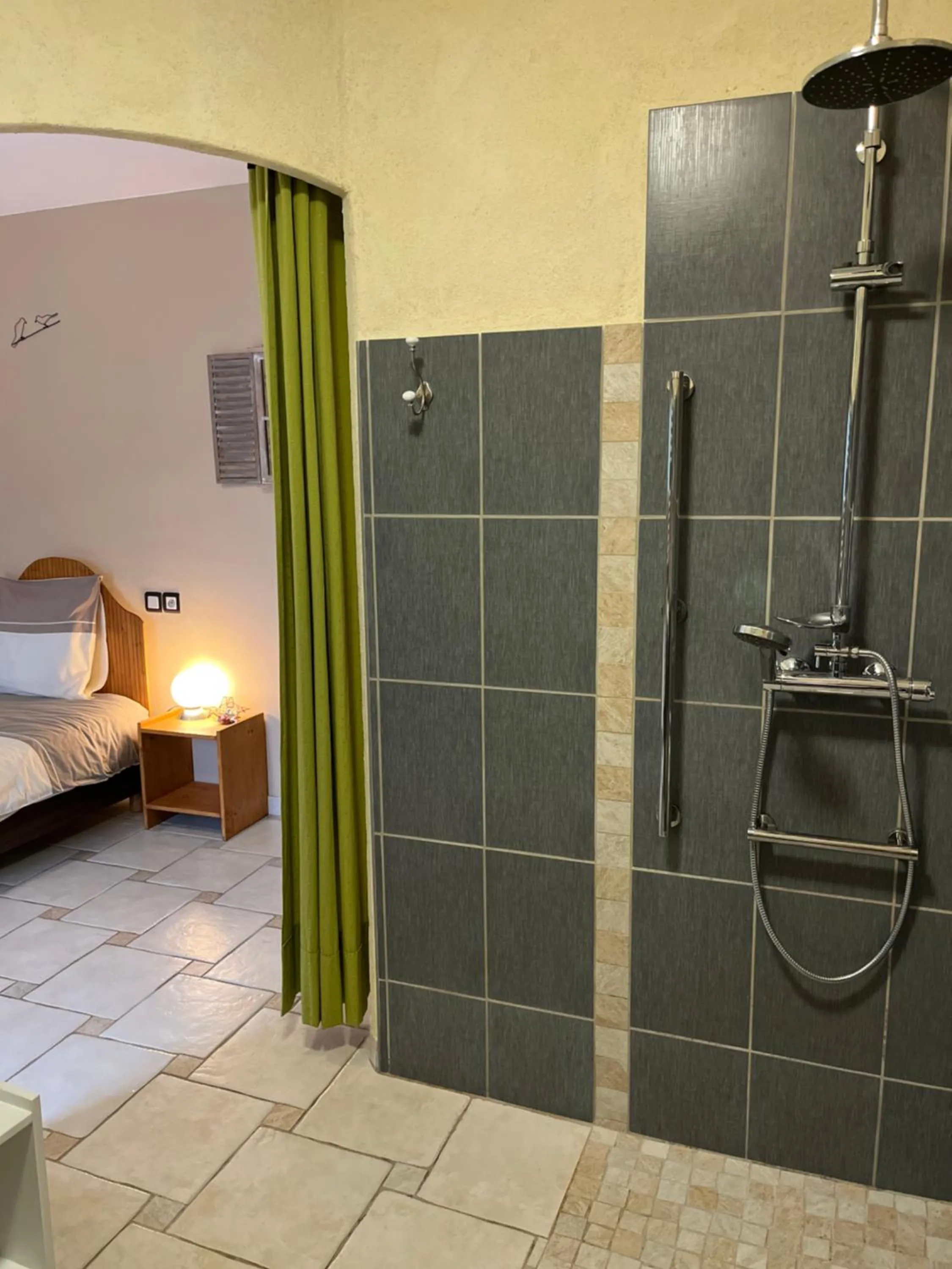 Shower, Bed in La Fauconnière