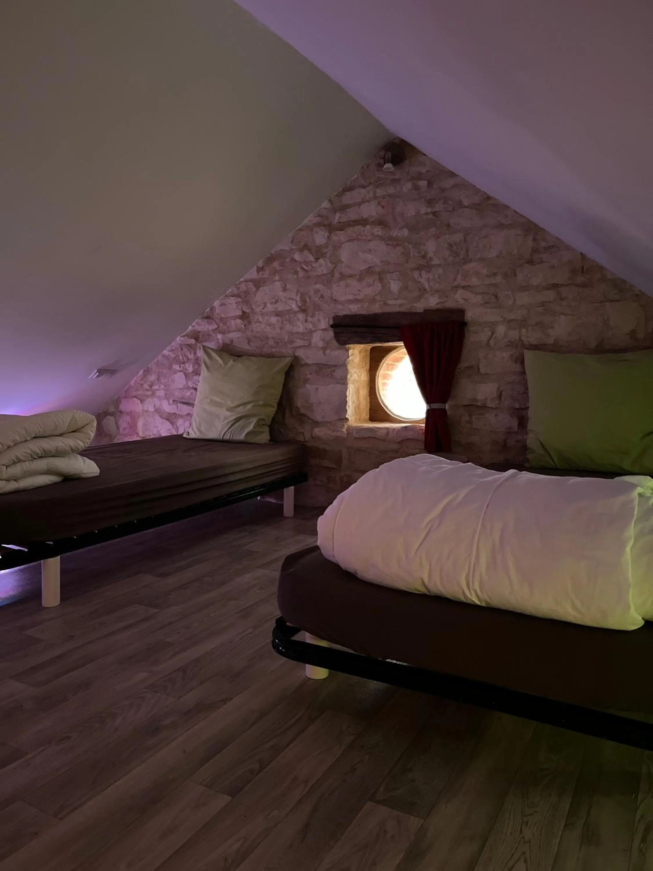 Bedroom, Bed in La Fauconnière