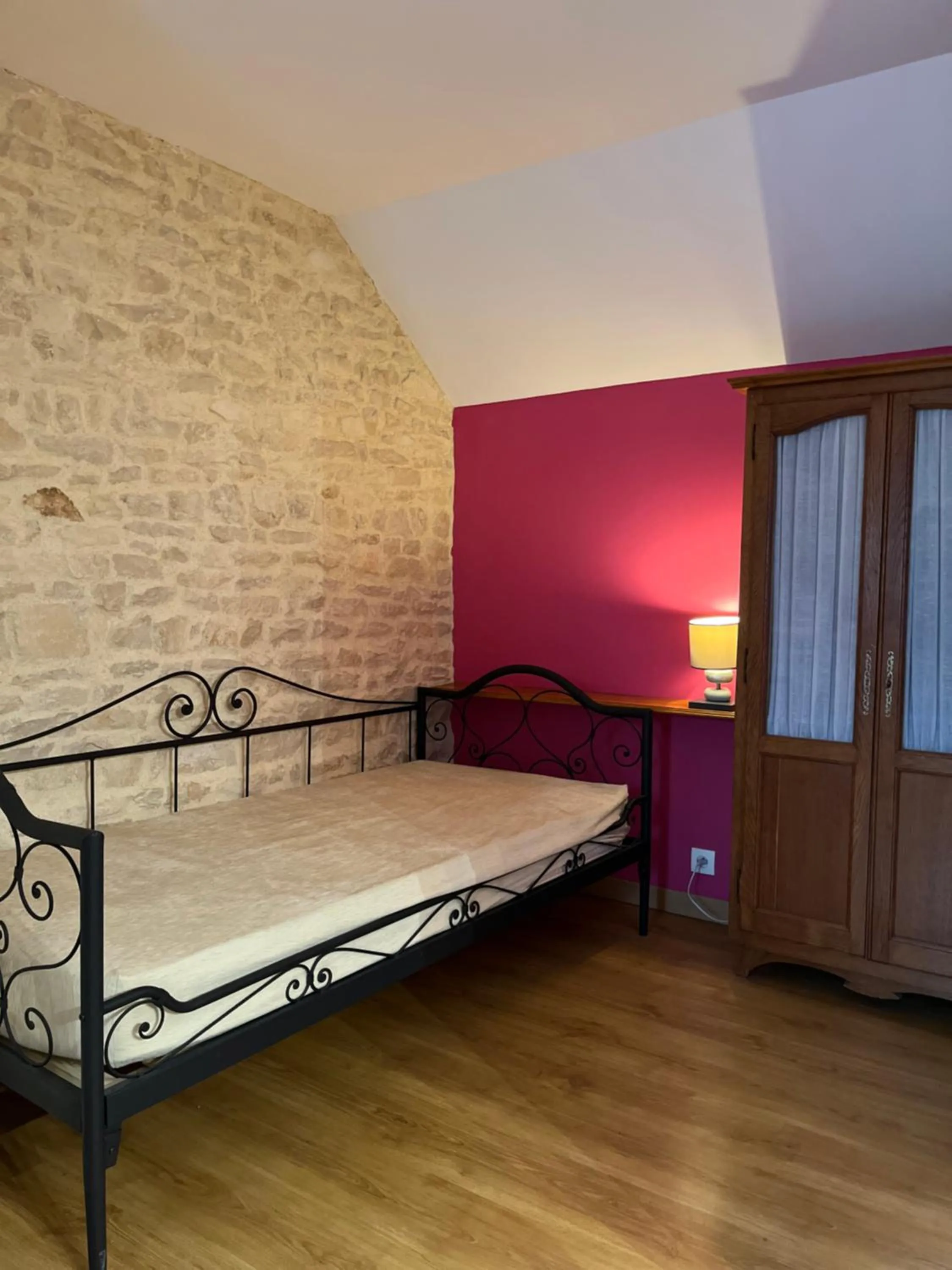 Bedroom, Bed in La Fauconnière