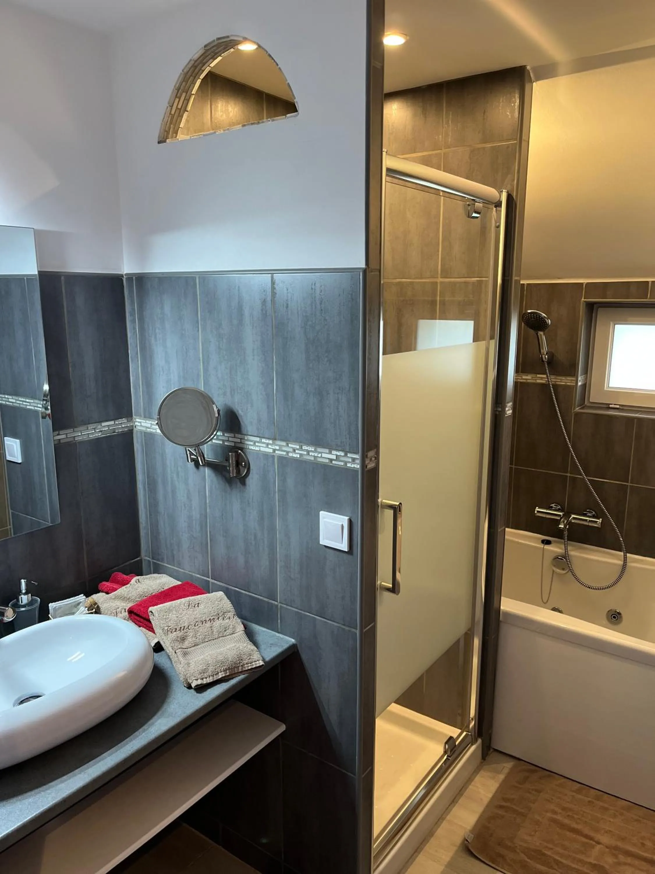 Bathroom in La Fauconnière