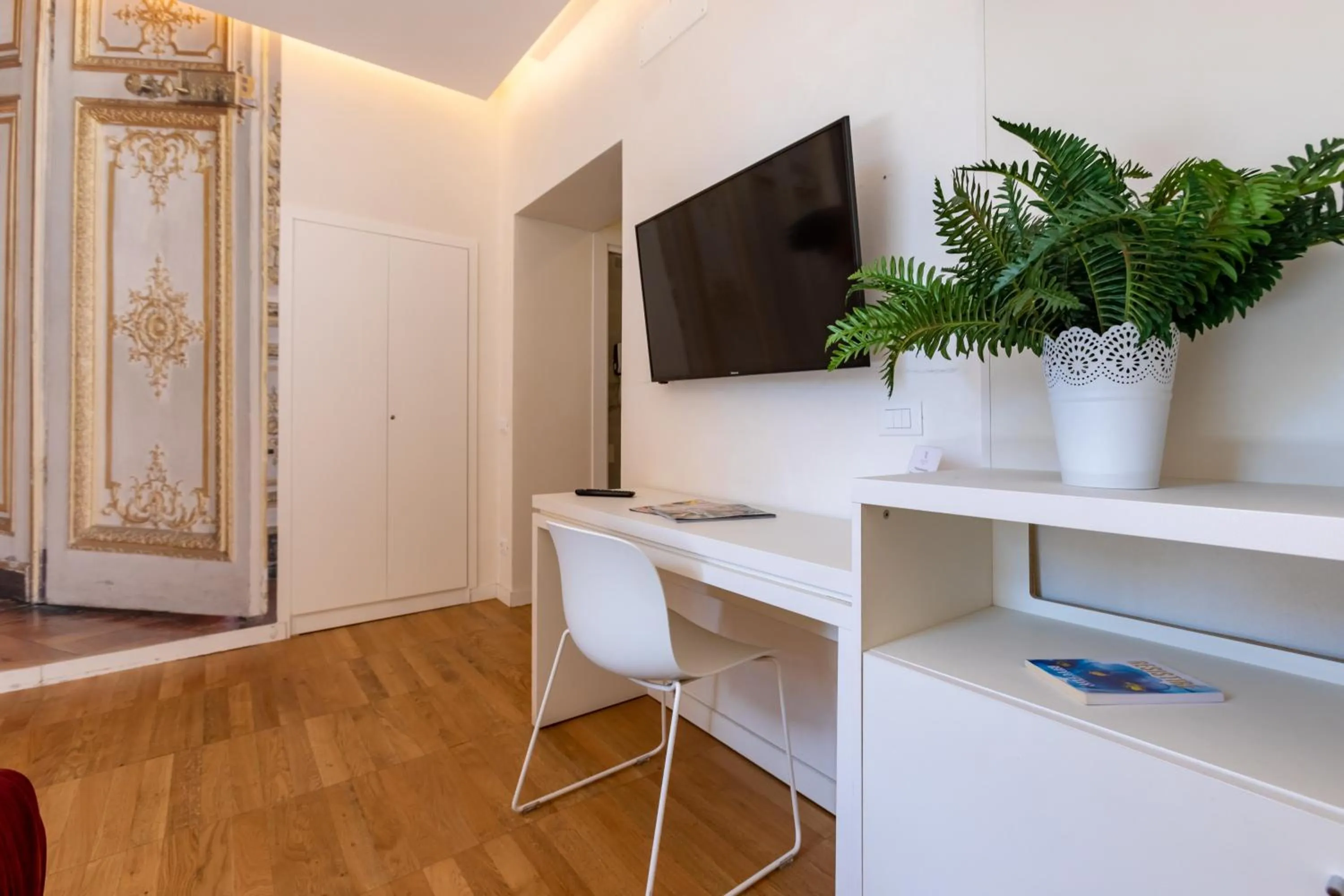 Bedroom in Trevi Elite Rome