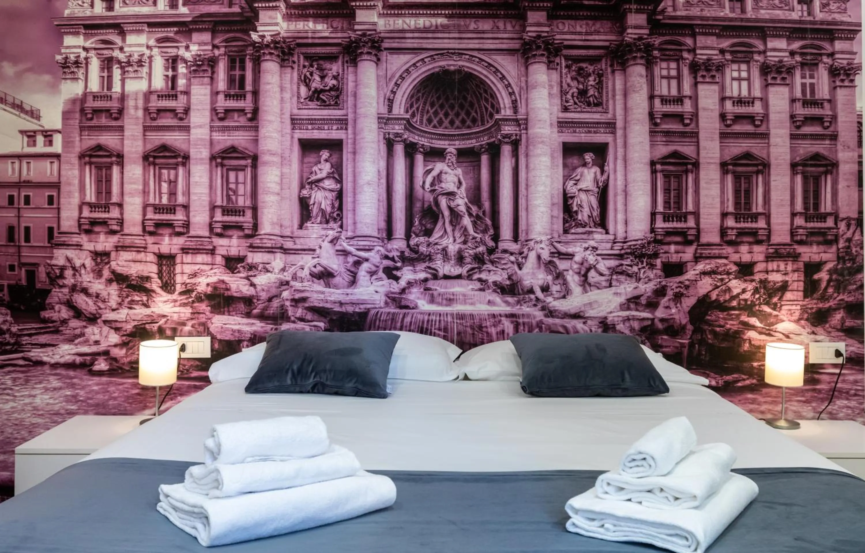 Bed in Trevi Elite Rome