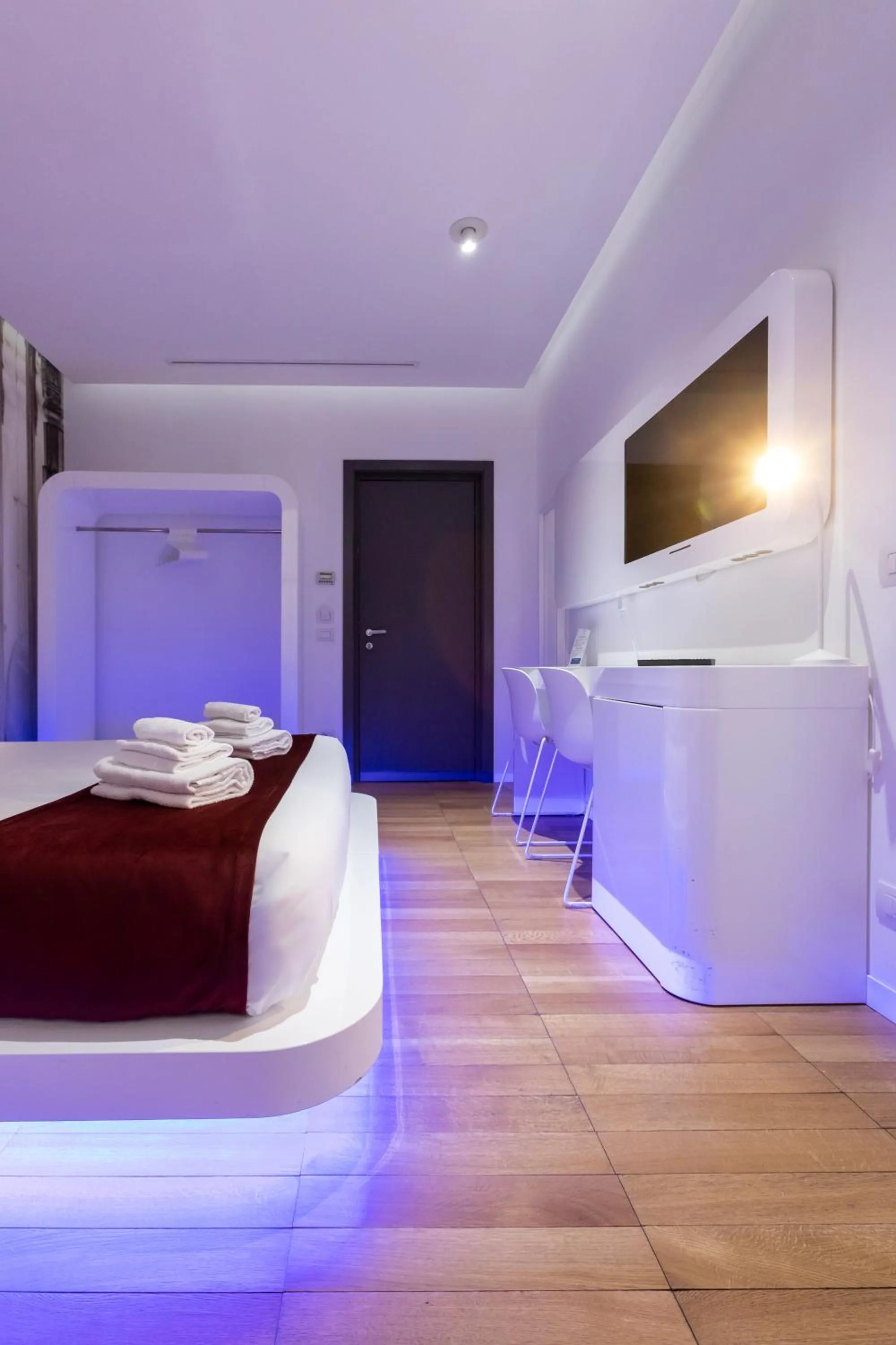 Photo of the whole room, Bed in Trevi Elite Rome