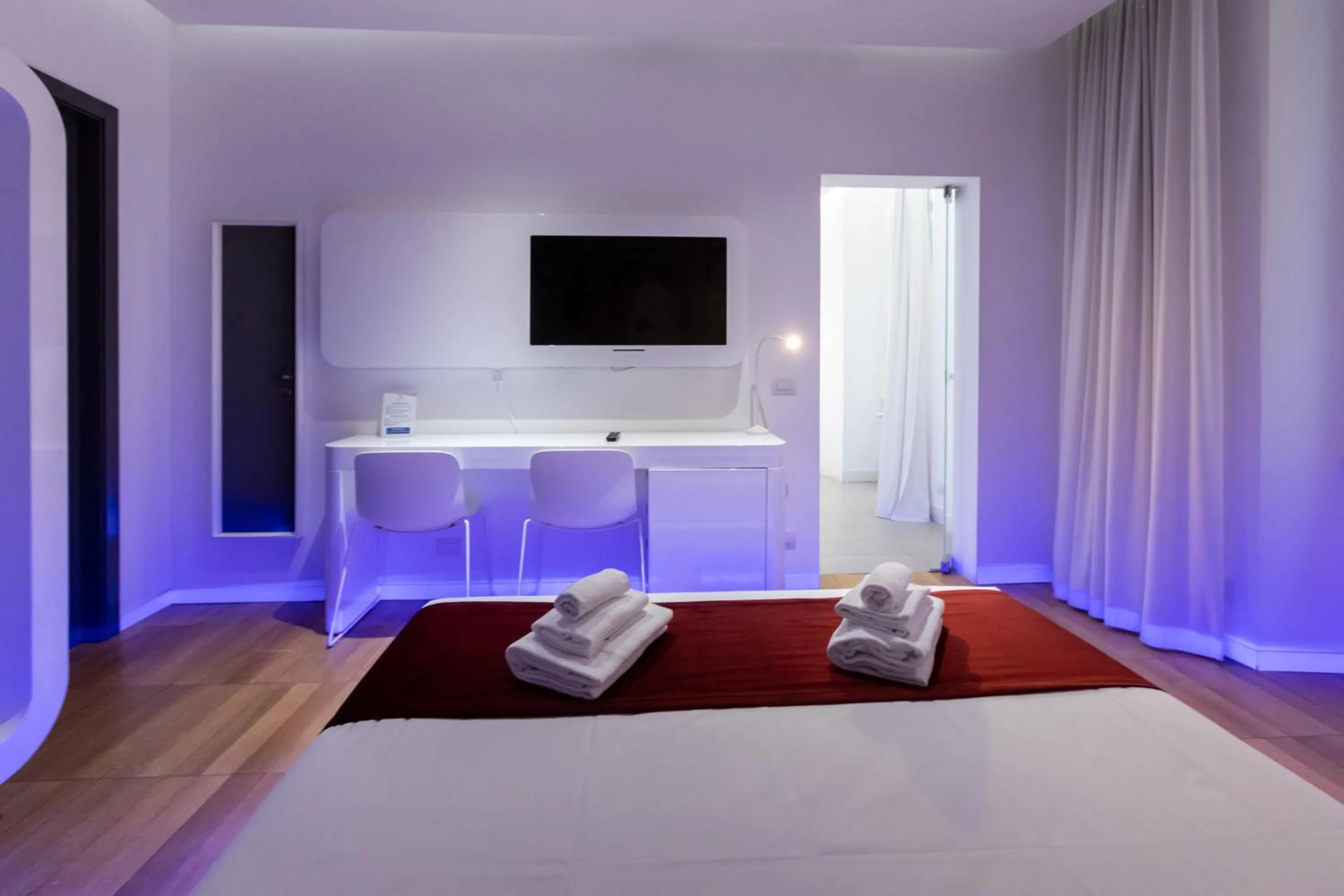 Photo of the whole room, Bed in Trevi Elite Rome