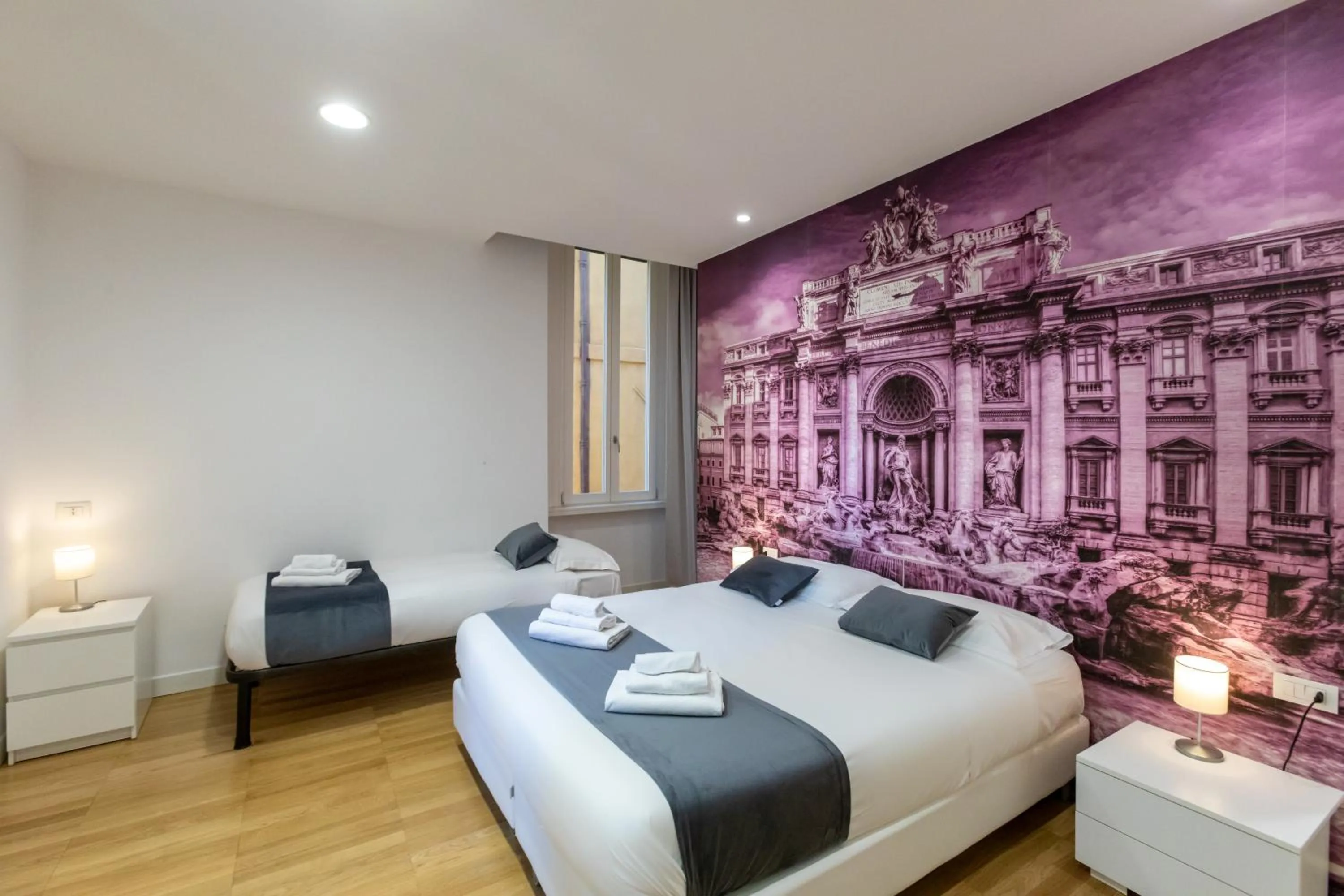 Photo of the whole room, Bed in Trevi Elite Rome