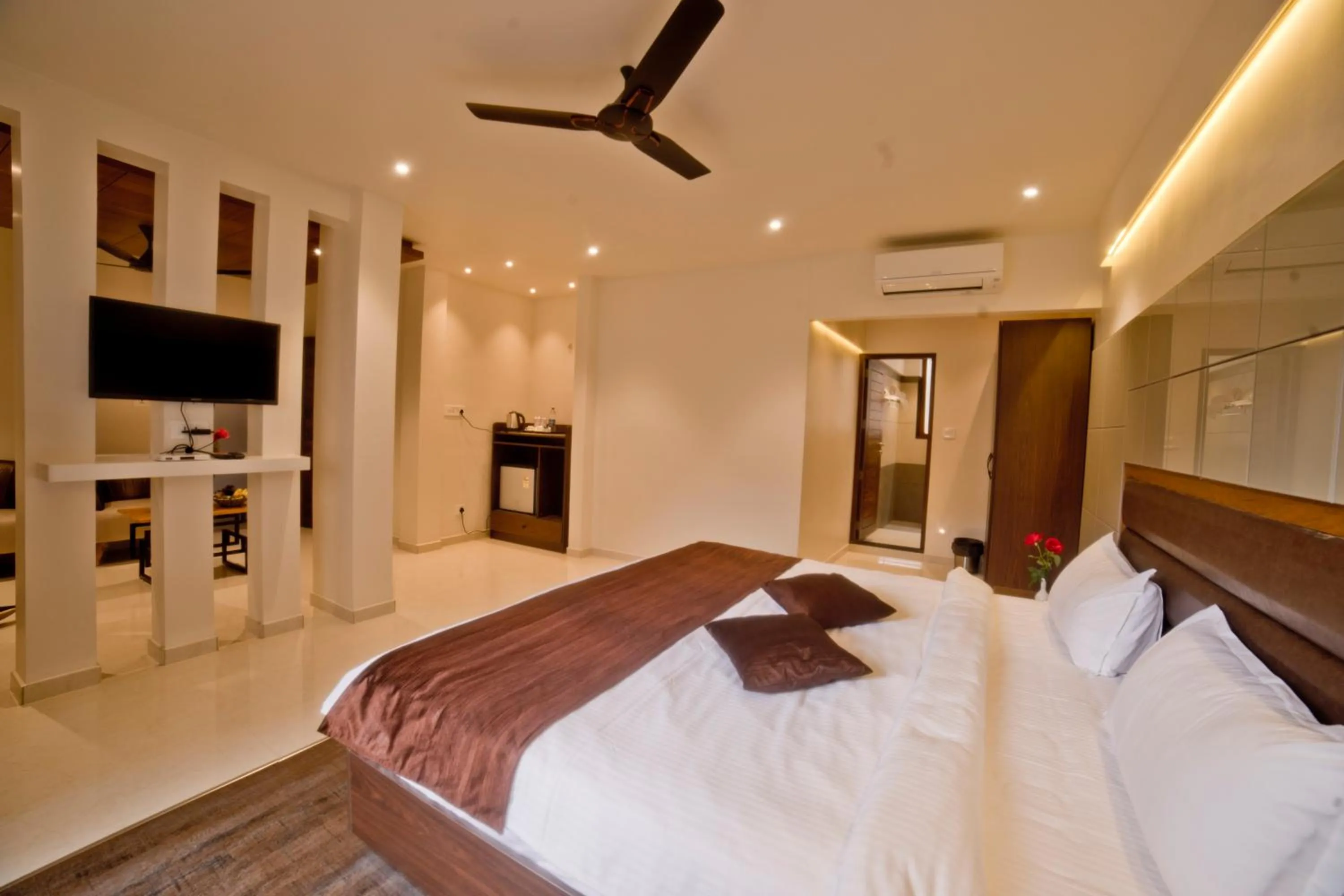 Photo of the whole room, Bed in Wild Saga