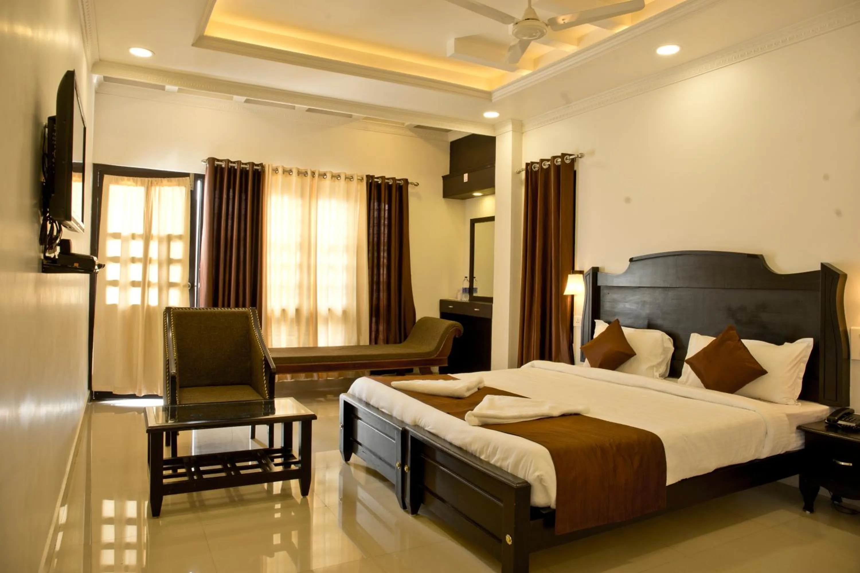 Photo of the whole room, Bed in Wild Saga