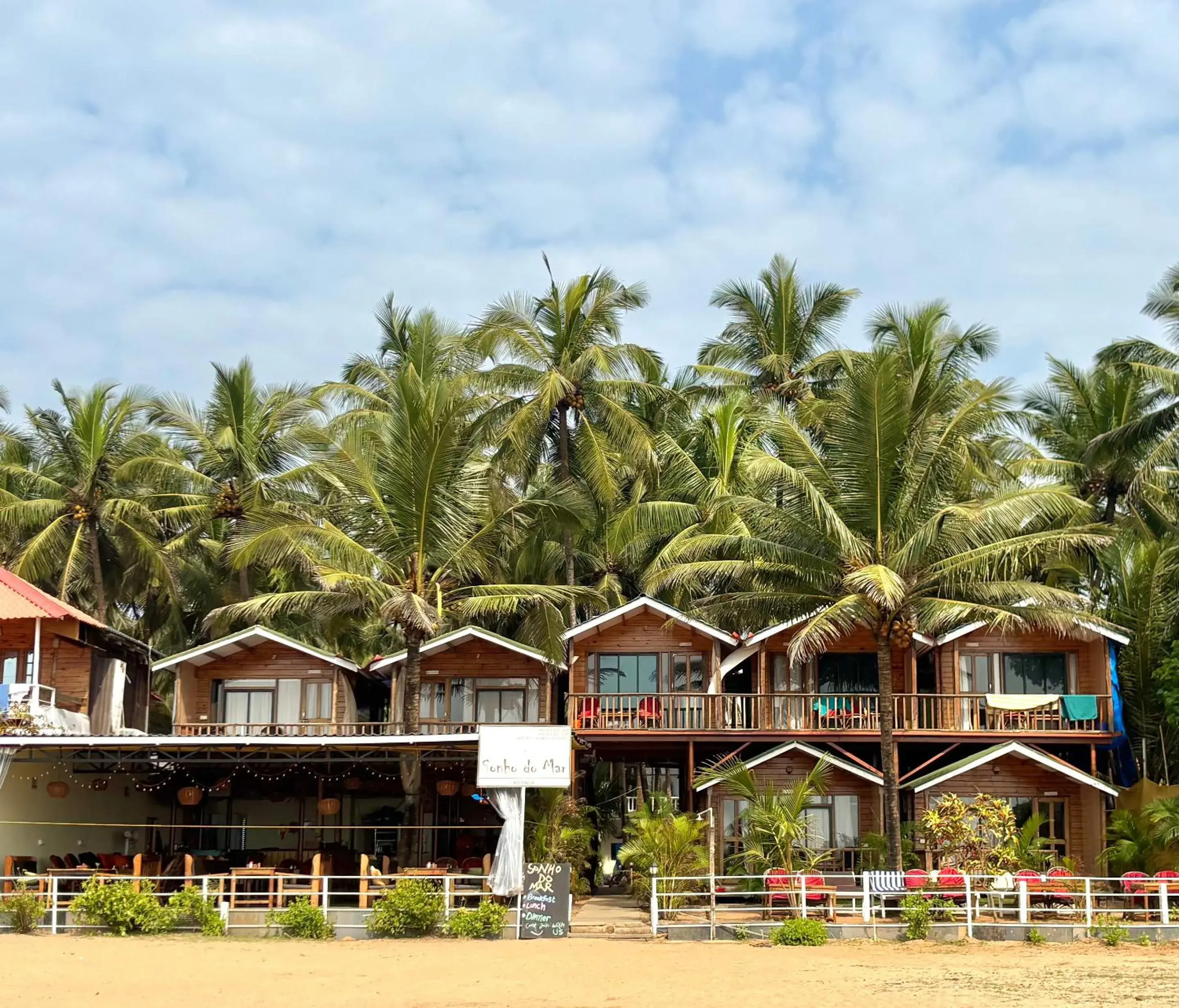 Property building in Sonho do Mar Property building in Sonho do Mar