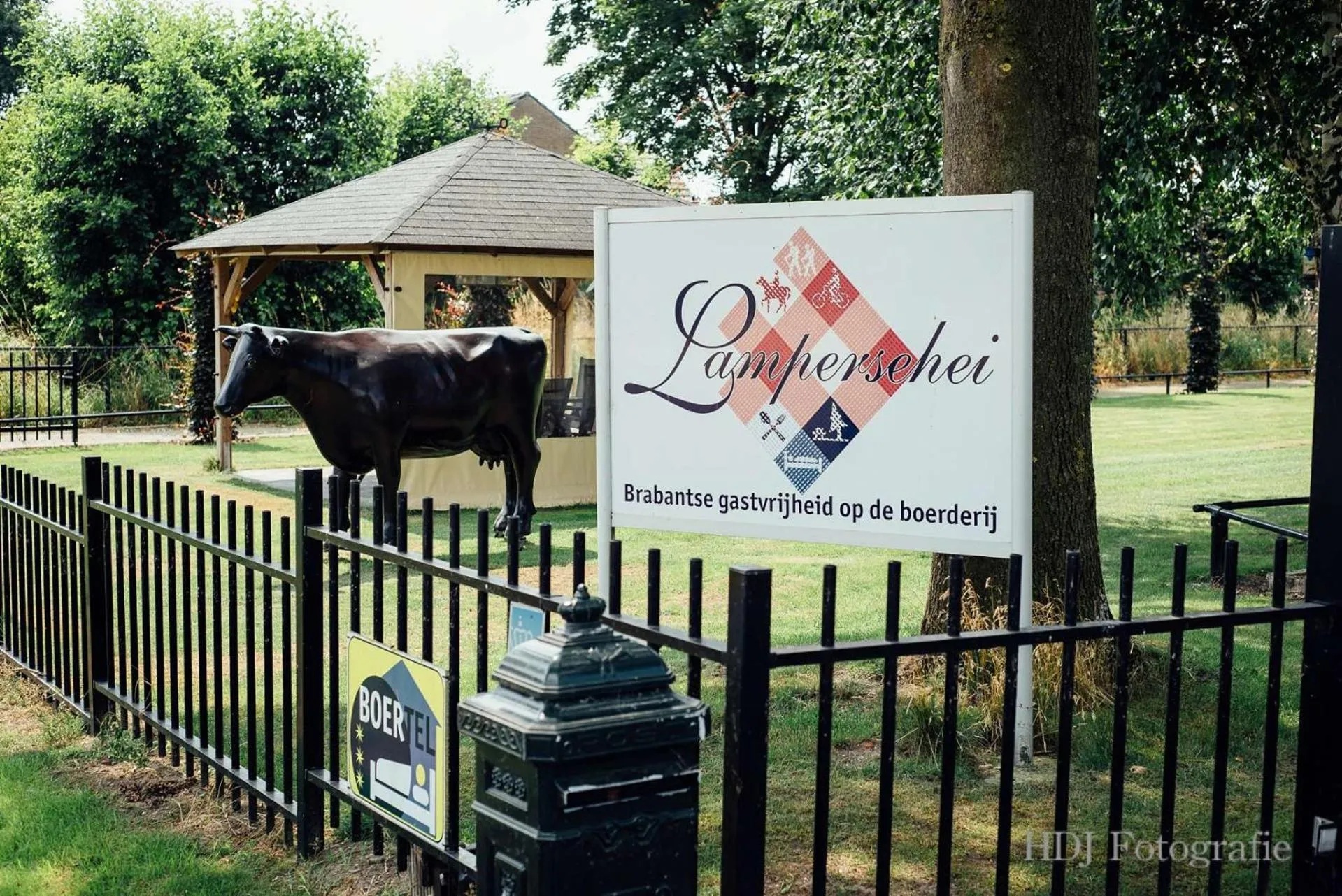 Property logo or sign in Boertel Lamperse Hei