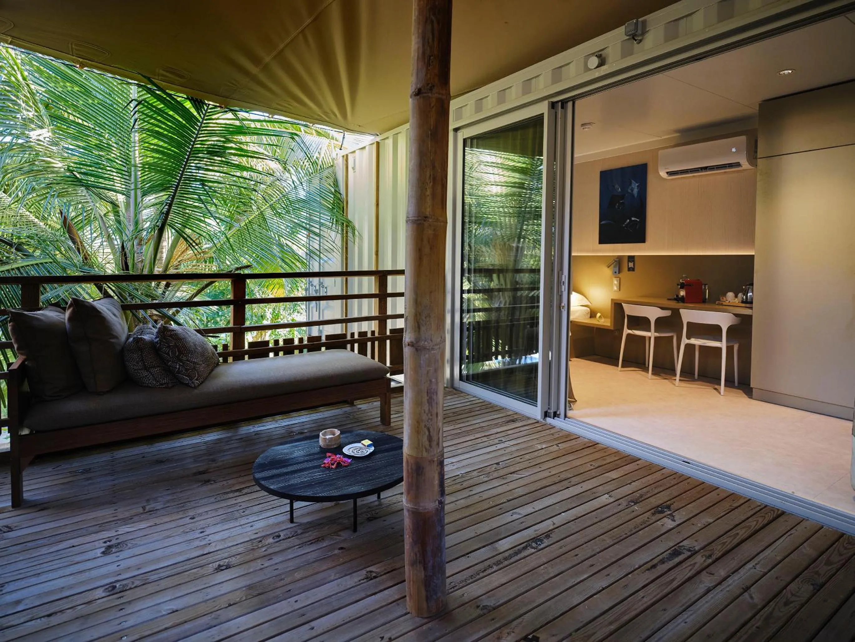 Patio in Le Jardin Maore