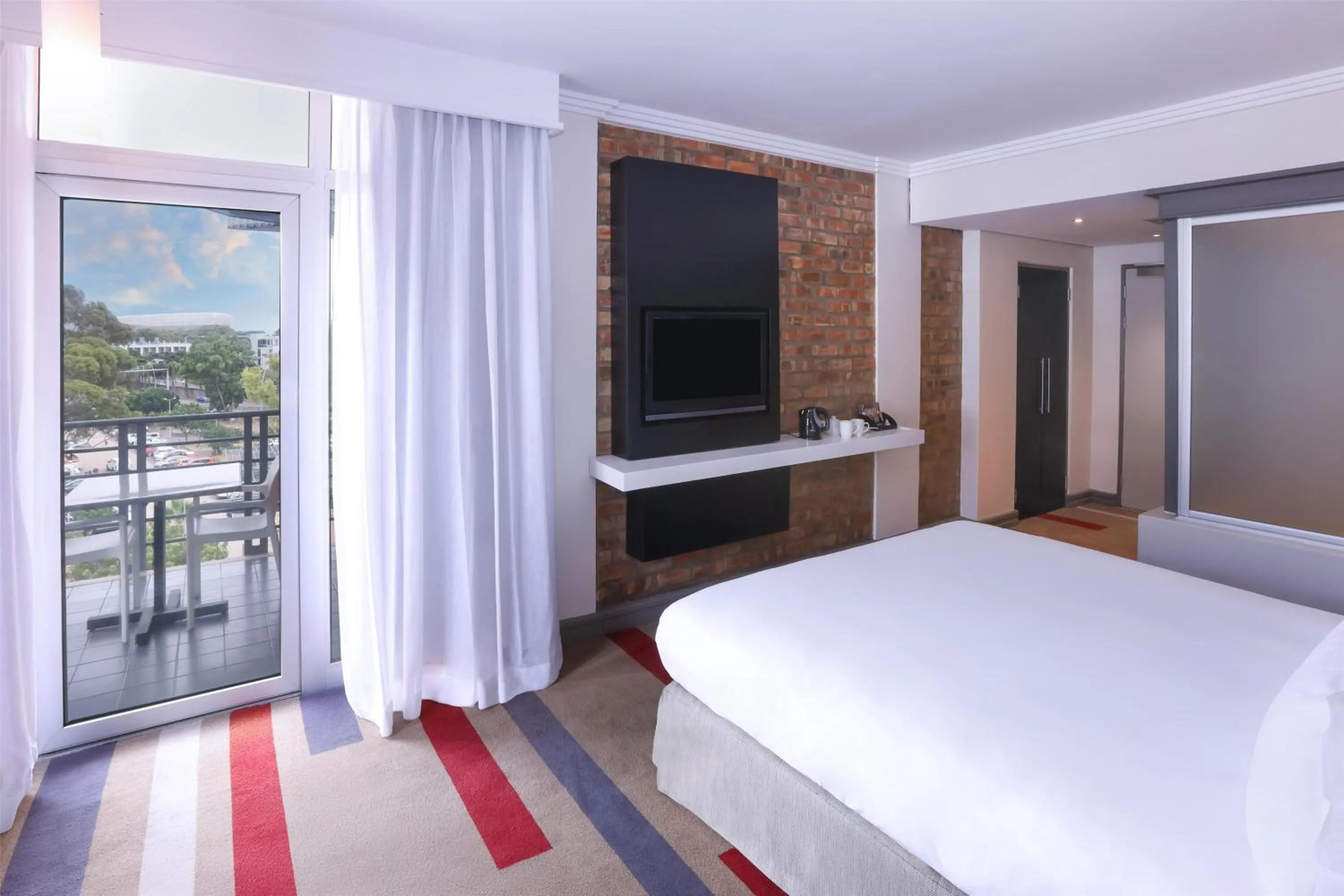 Bedroom, Bed in Garden Court Victoria Junction