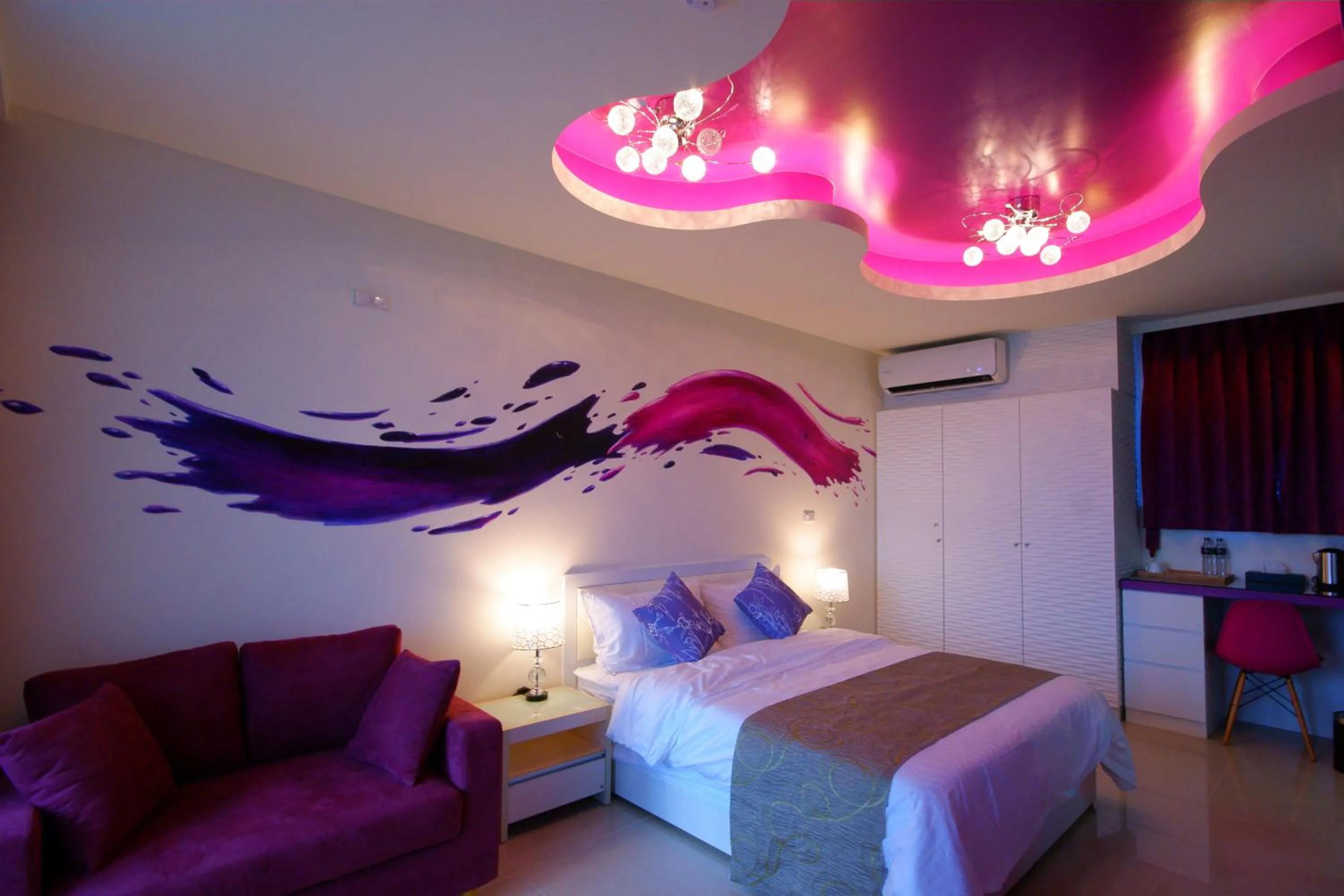 Photo of the whole room, Bed in Grand Allevia Villa