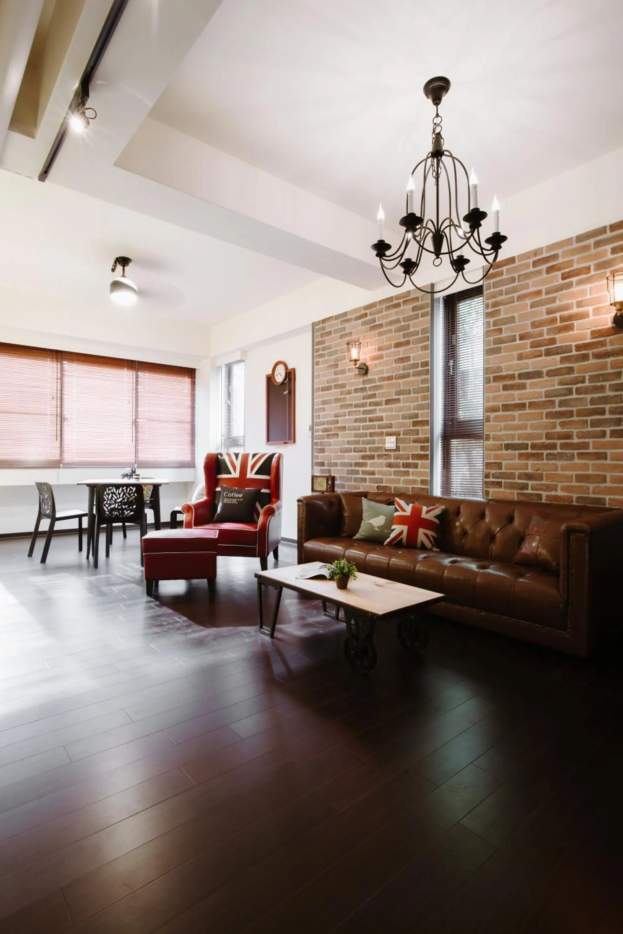 Communal lounge/ TV room in Grand Allevia Villa