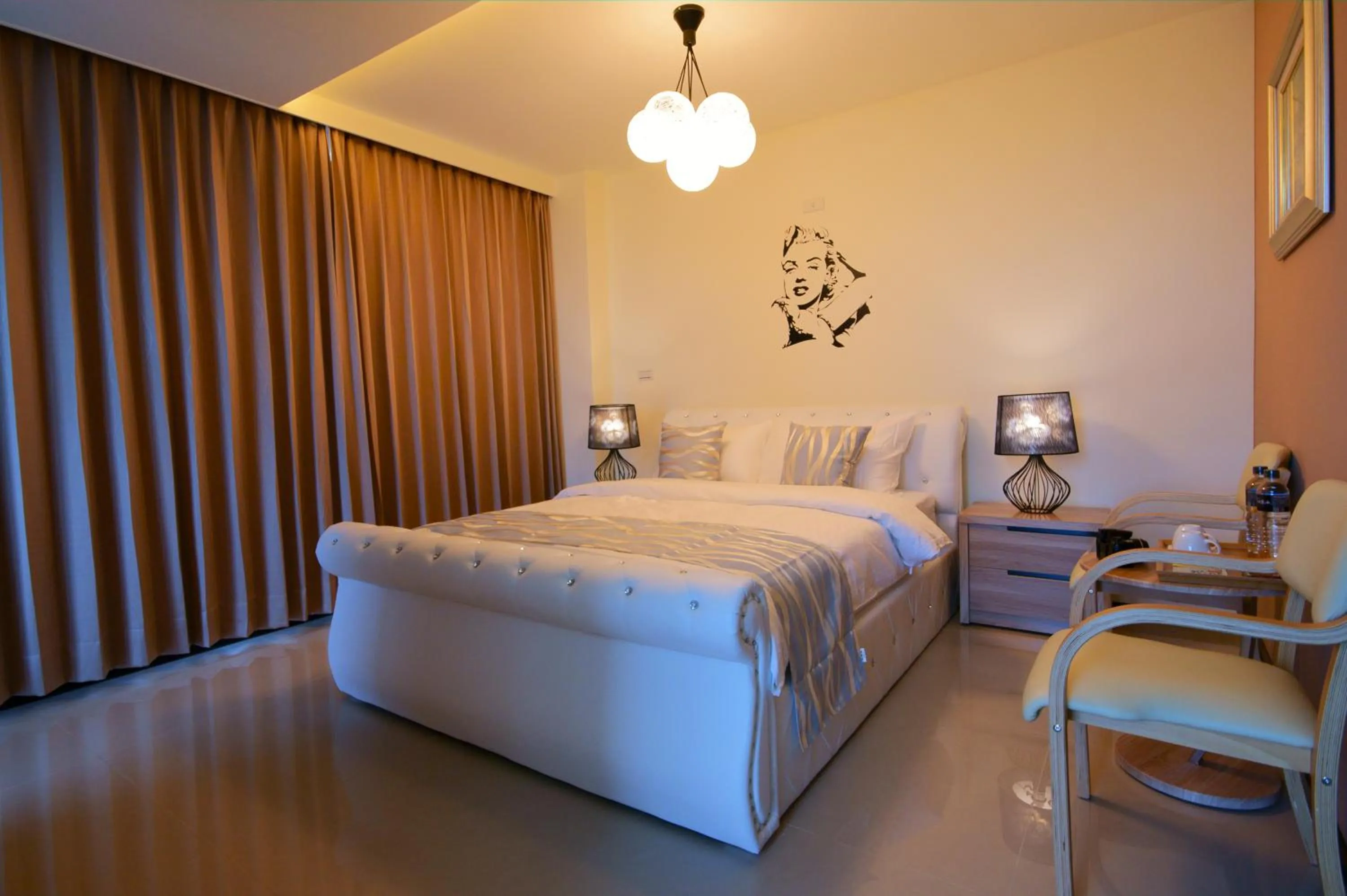 Photo of the whole room, Bed in Grand Allevia Villa