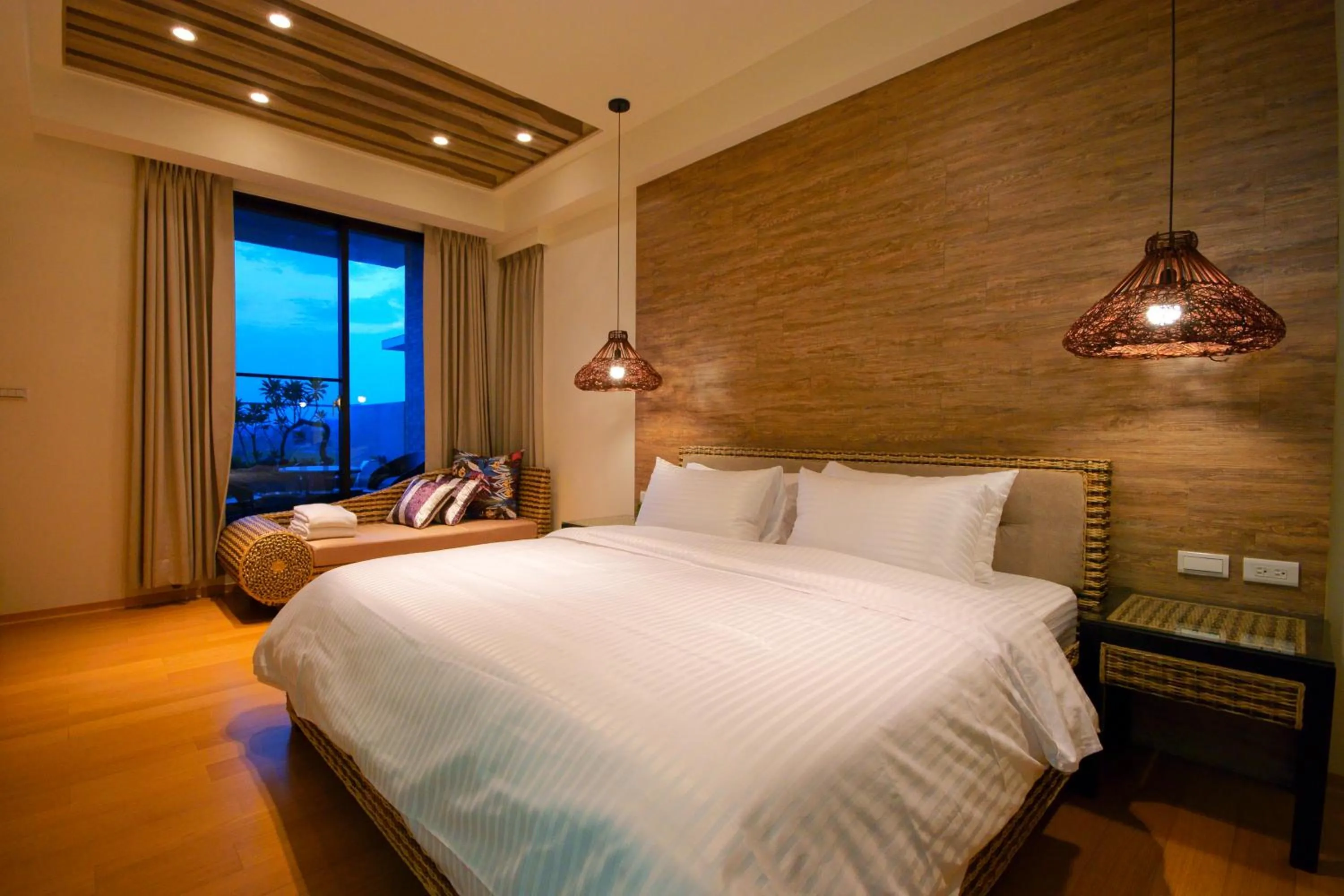 Photo of the whole room, Bed in Grand Allevia Villa