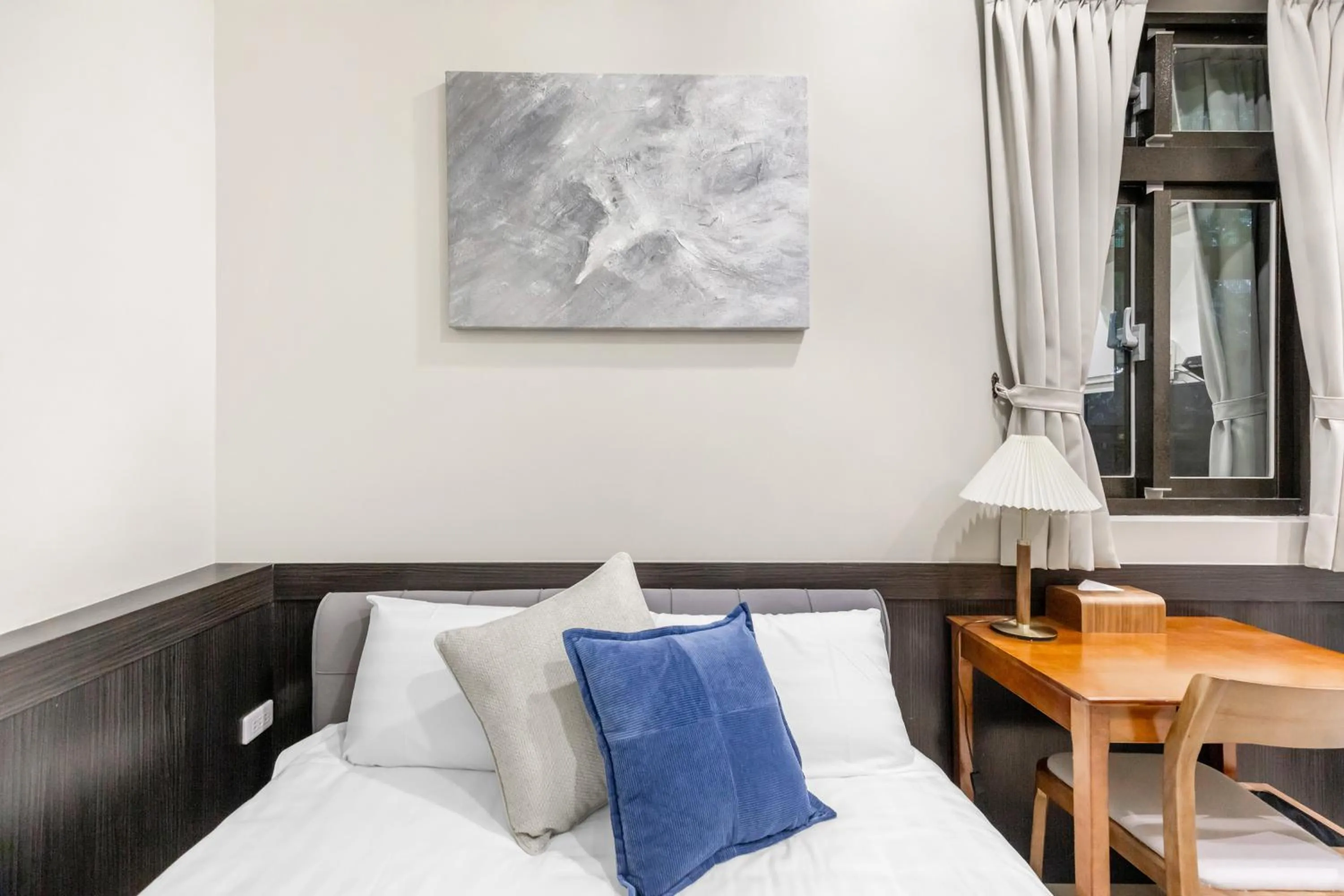 Photo of the whole room, Bed in Harmony Smart Stay