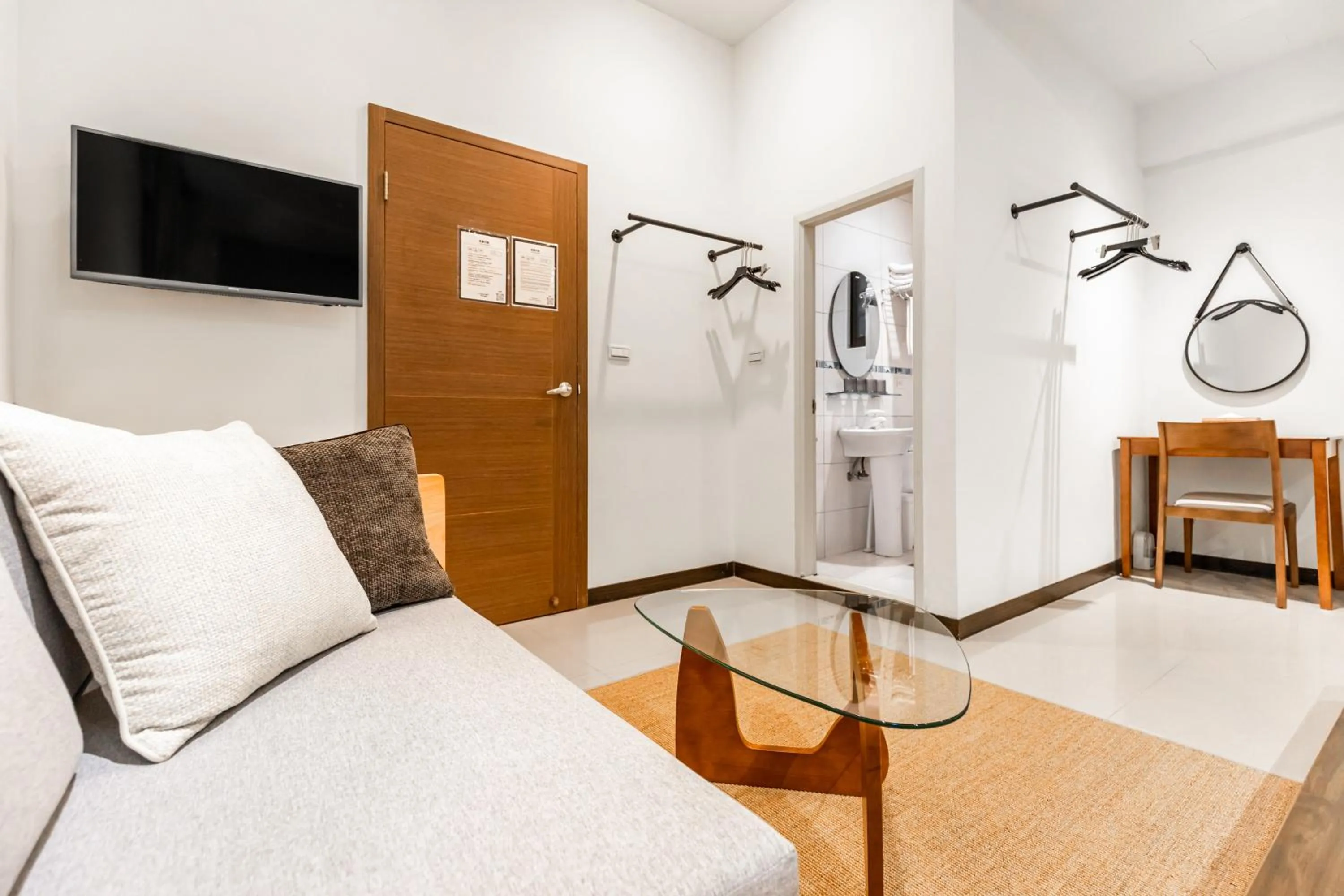 Photo of the whole room, Bed in Harmony Smart Stay